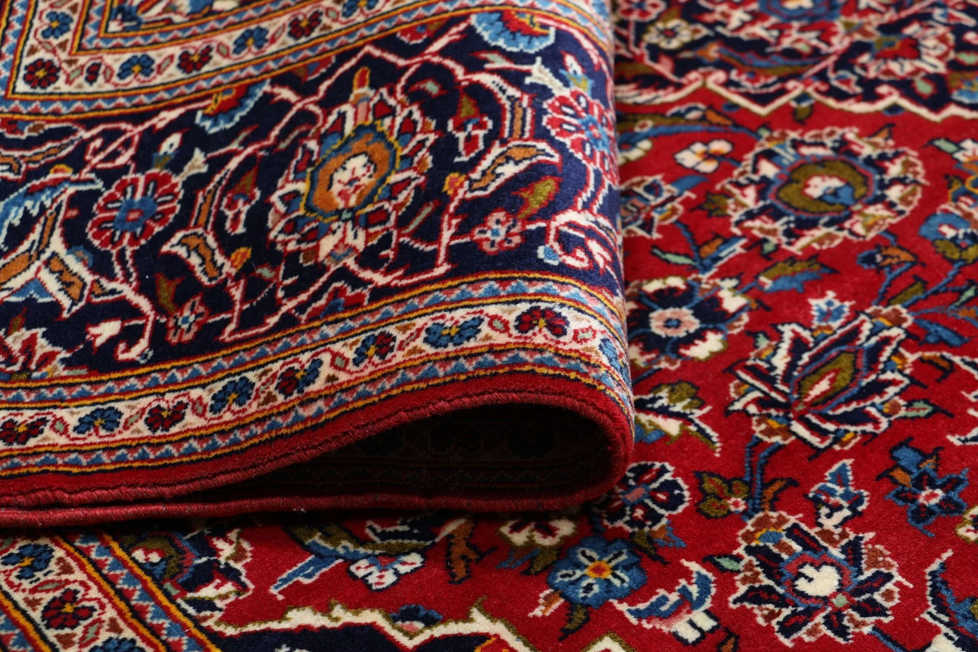 Kashan Persian Rug 198 × 285 cm in Wool, hand-knotted - Image 10