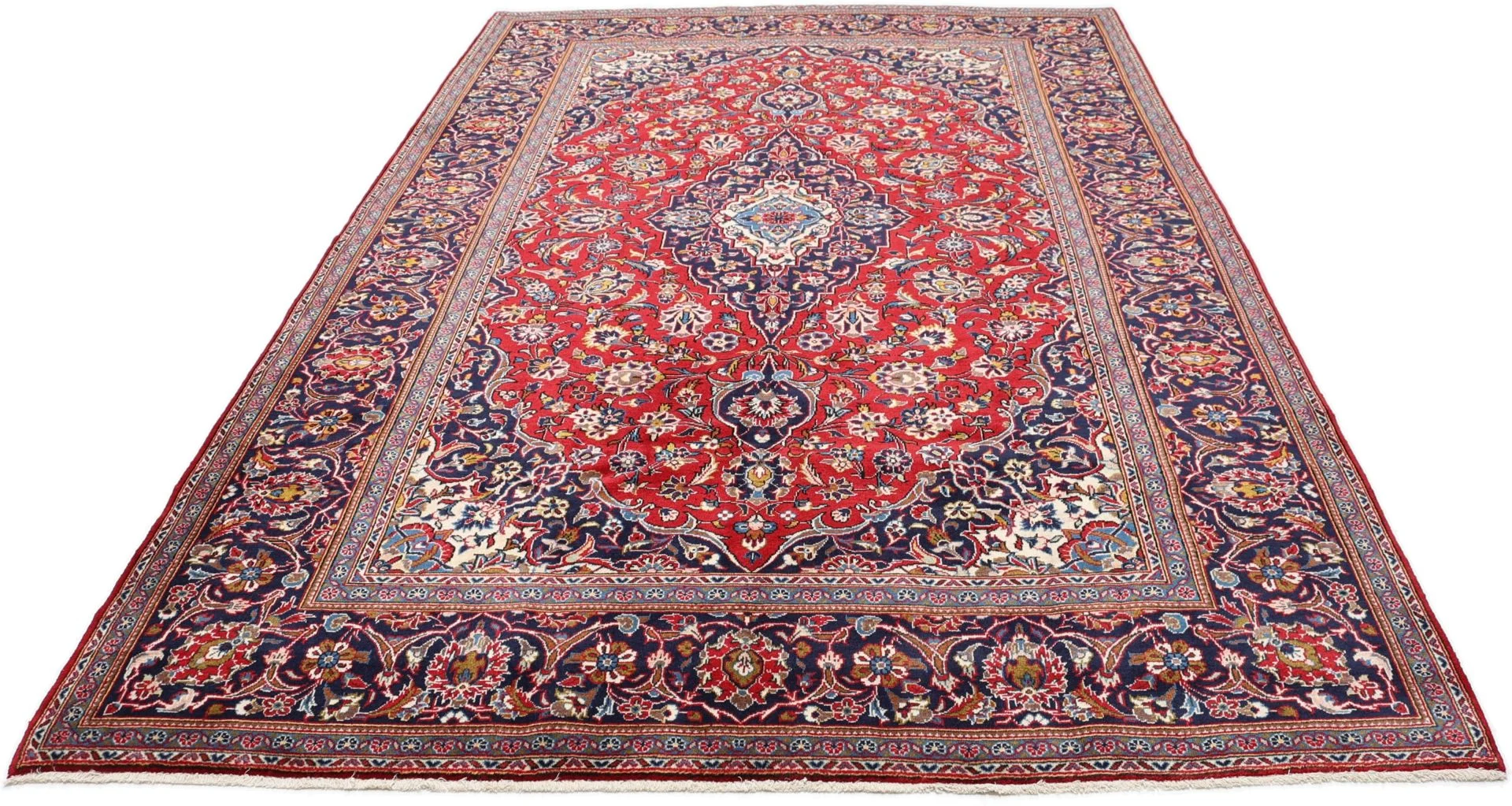 Alternative view of Kashan Persian Rug 198 × 302 cm in Wool, hand-knotted