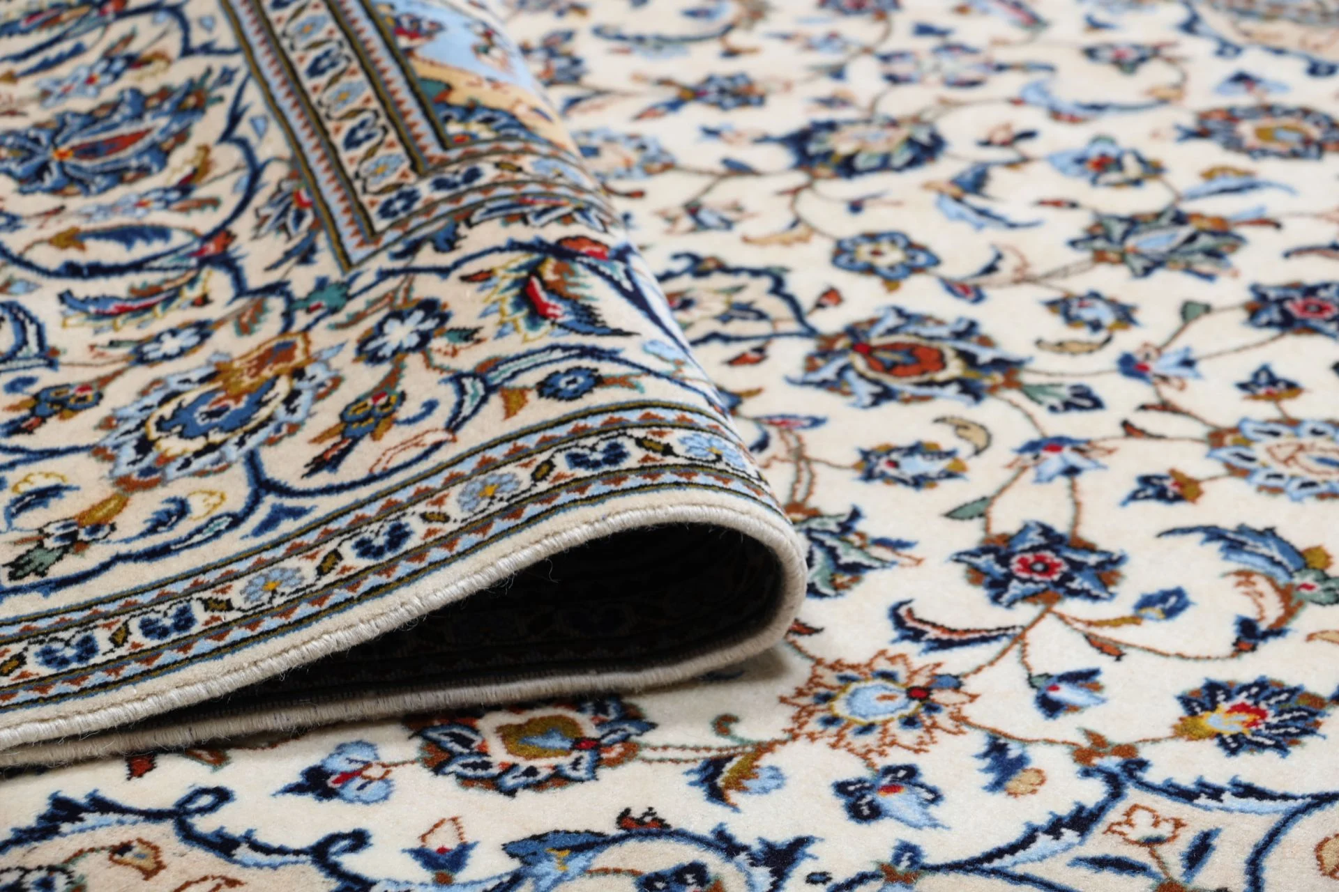 Wool Kashan Persian Rug 198 × 294 cm, hand-knotted - Image 10
