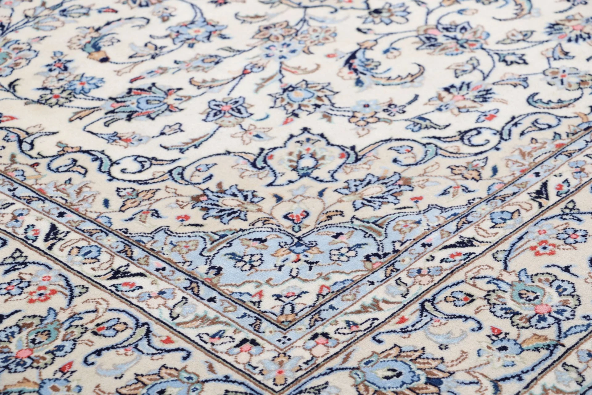 Kashan Persian Rug 197 × 294 cm in Wool, hand-knotted - Image 5