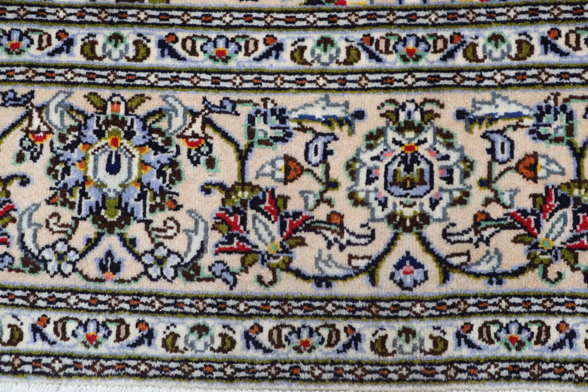 Hand-Knotted Kashan Persian Rug, 195 × 294 cm, Wool - Image 8