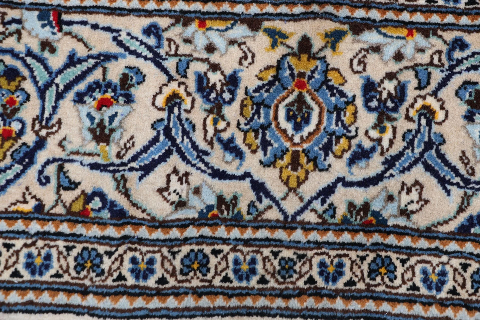 Hand-Knotted Kashan Persian Rug, 200 × 295 cm, Wool - Image 8