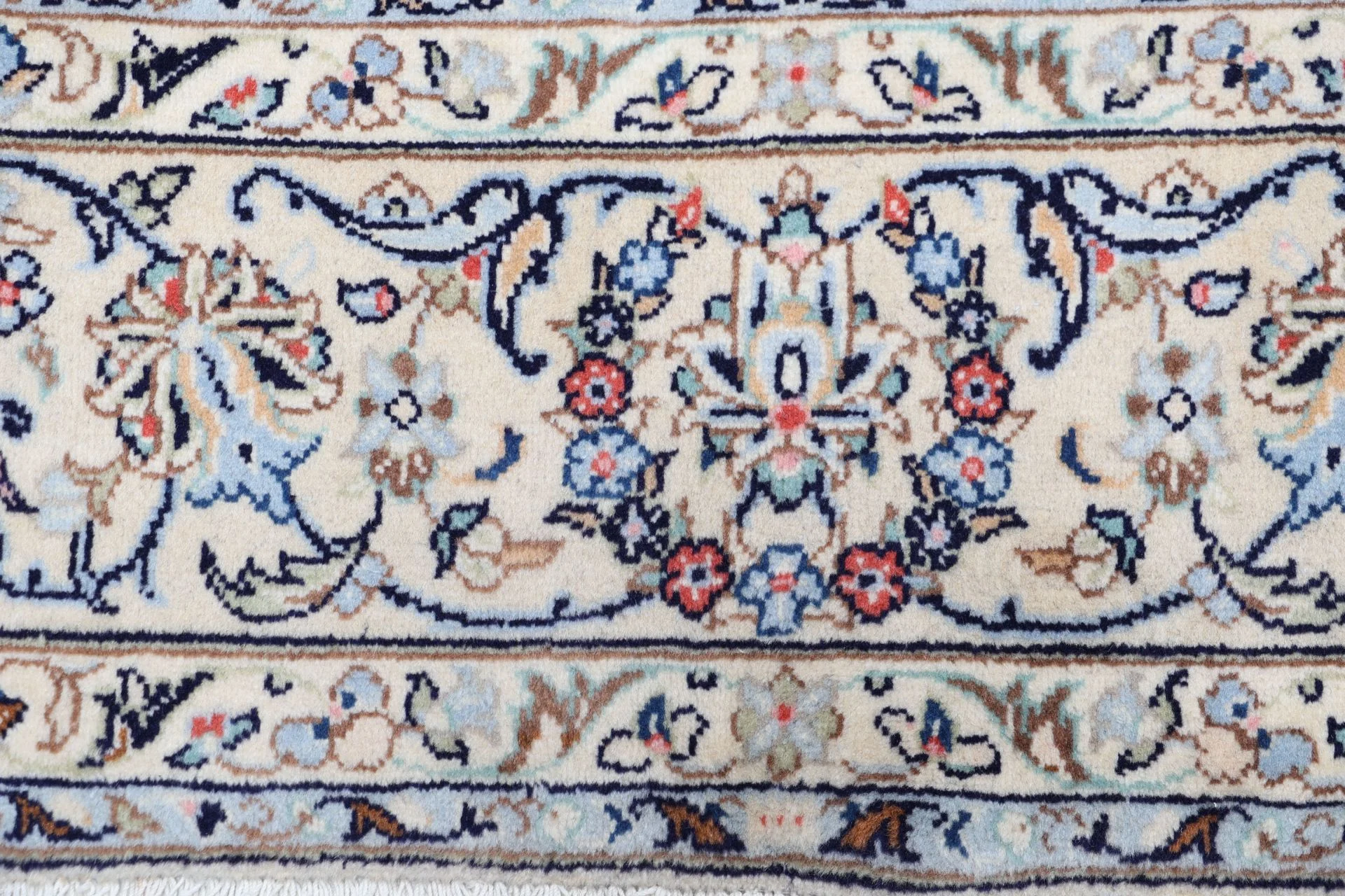 Hand-Knotted Kashan Persian Rug, 197 × 295 cm, Wool - Image 8