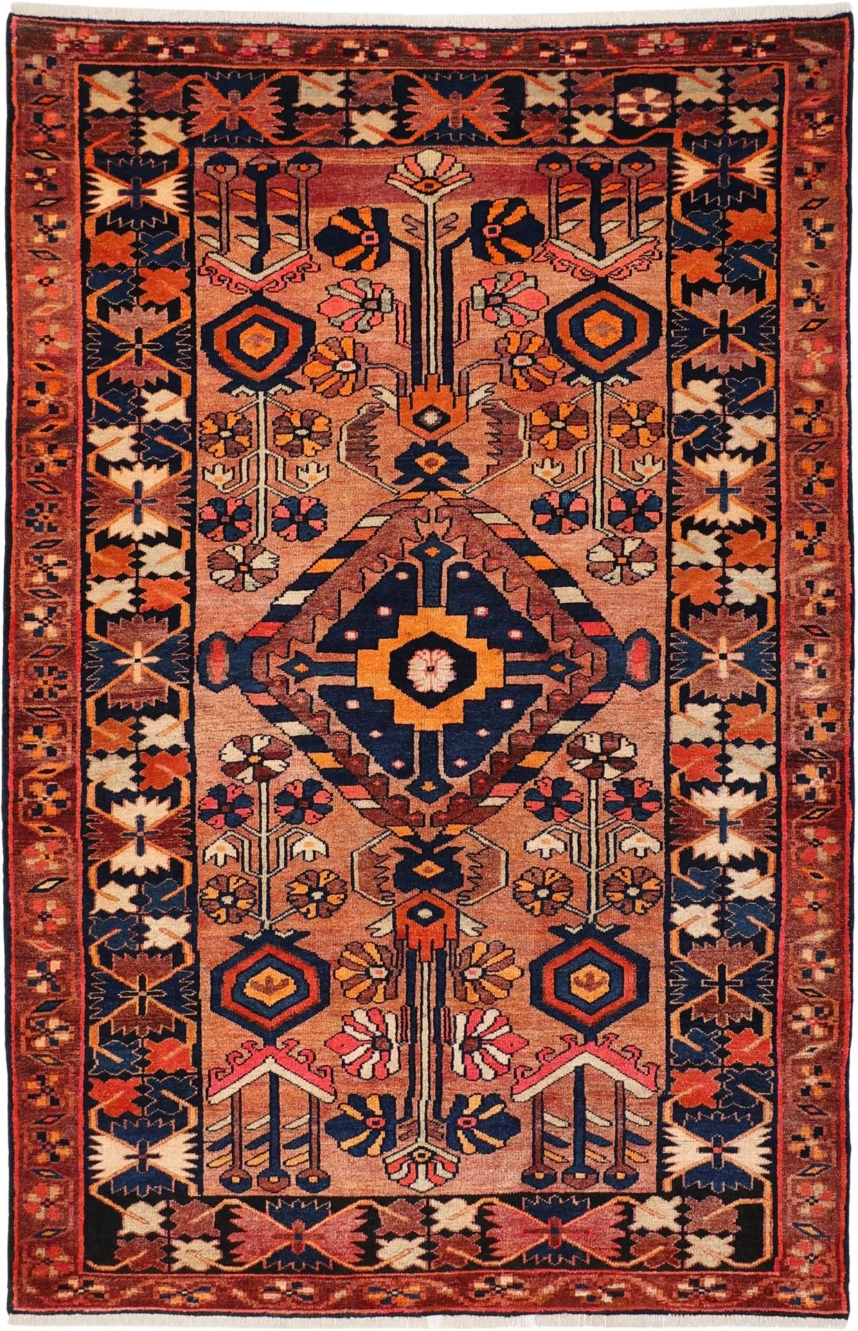 Wool Bakhtiari Persian Rug 167 × 254 cm, hand-knotted