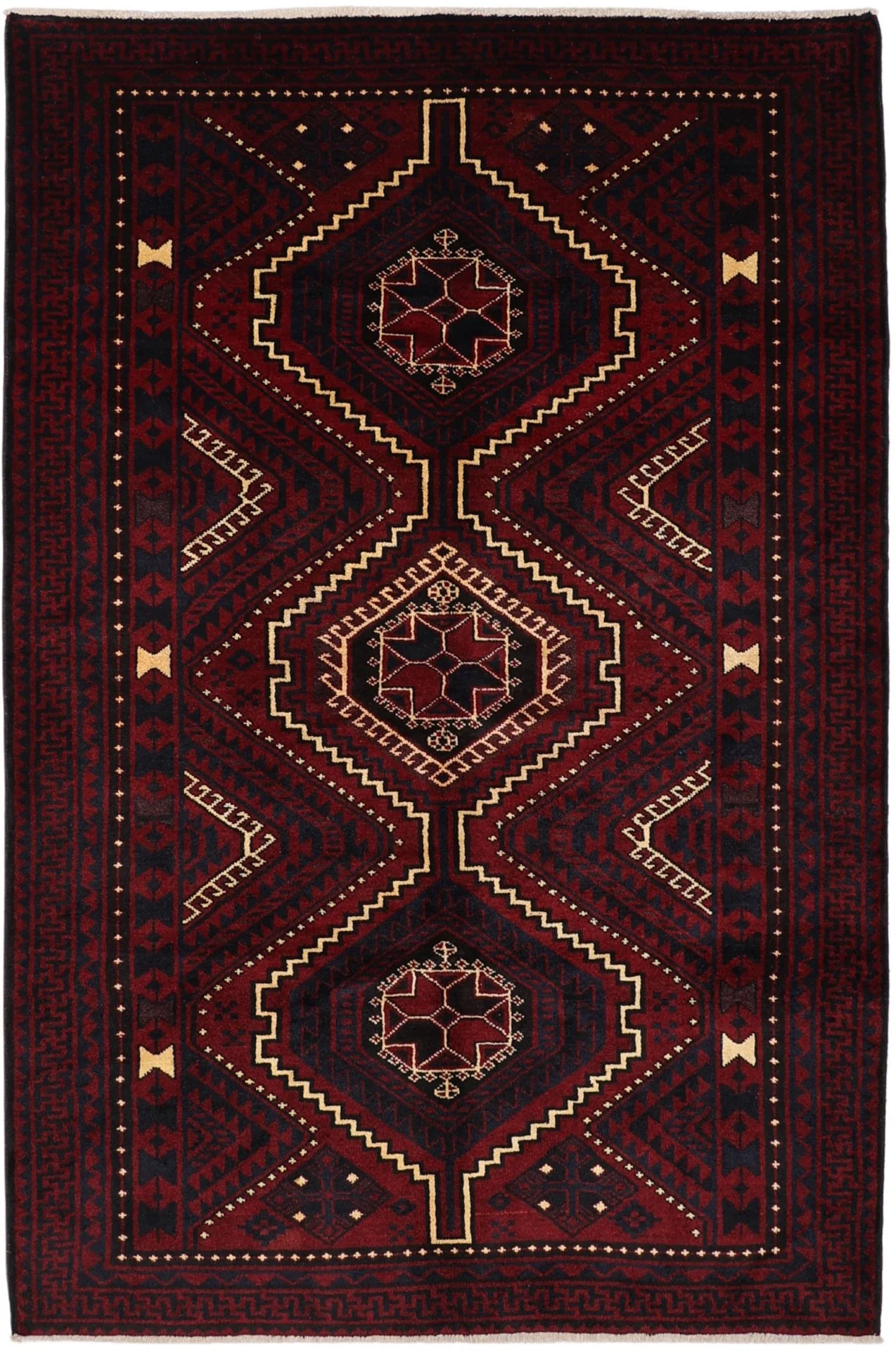 Wool Shiraz Persian Rug 170 × 257 cm, hand-knotted
