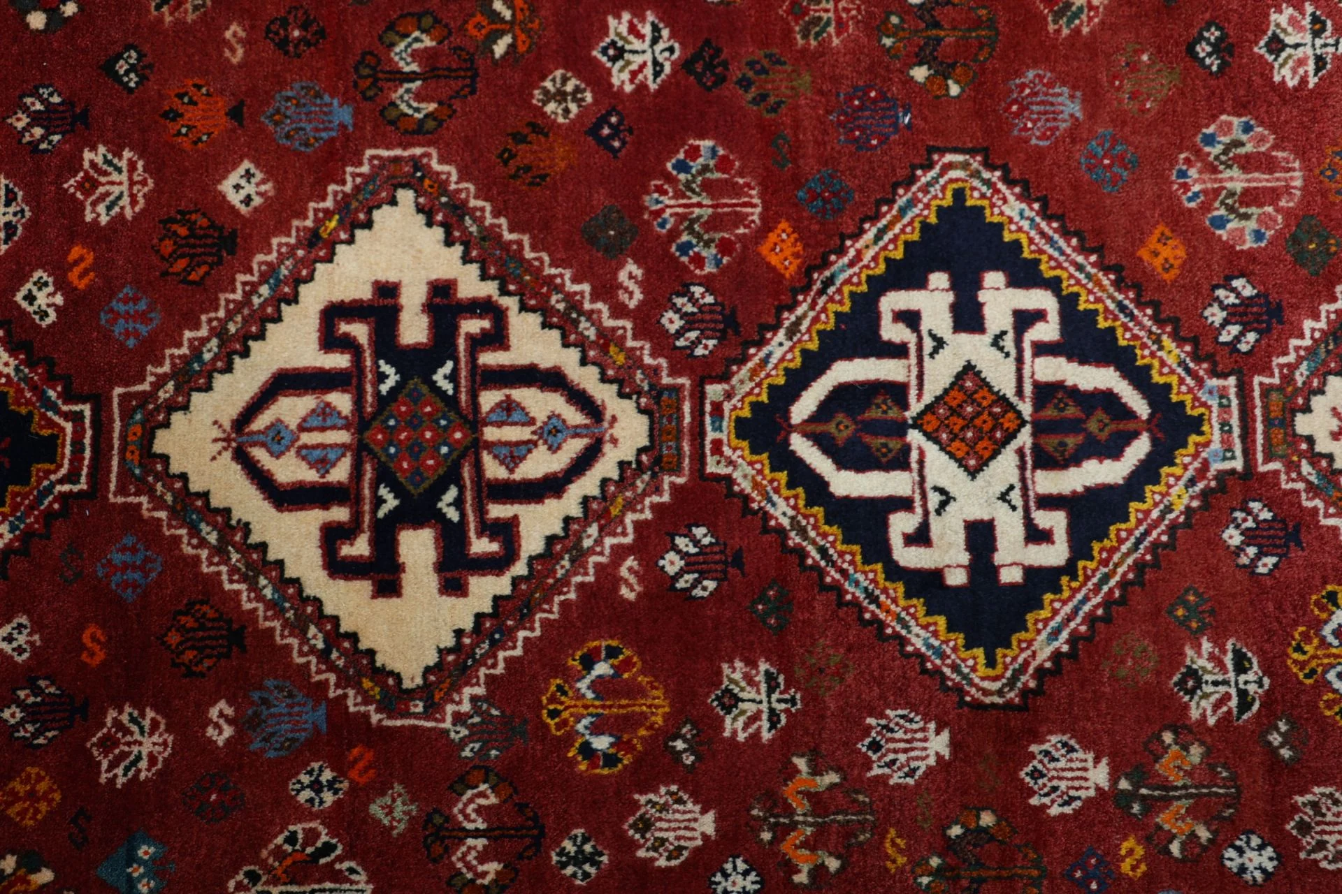 Wool Shiraz Persian Rug 173 × 265 cm, hand-knotted - Image 9