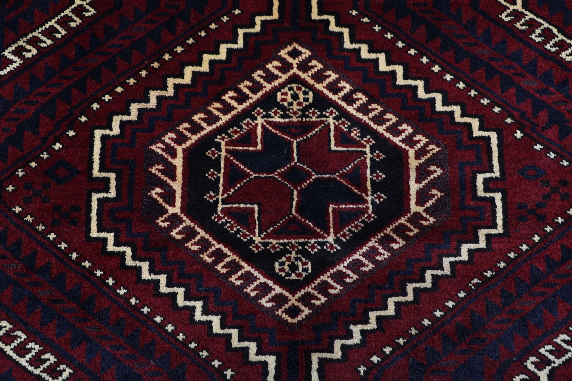 Wool Shiraz Persian Rug 170 × 257 cm, hand-knotted - Image 9