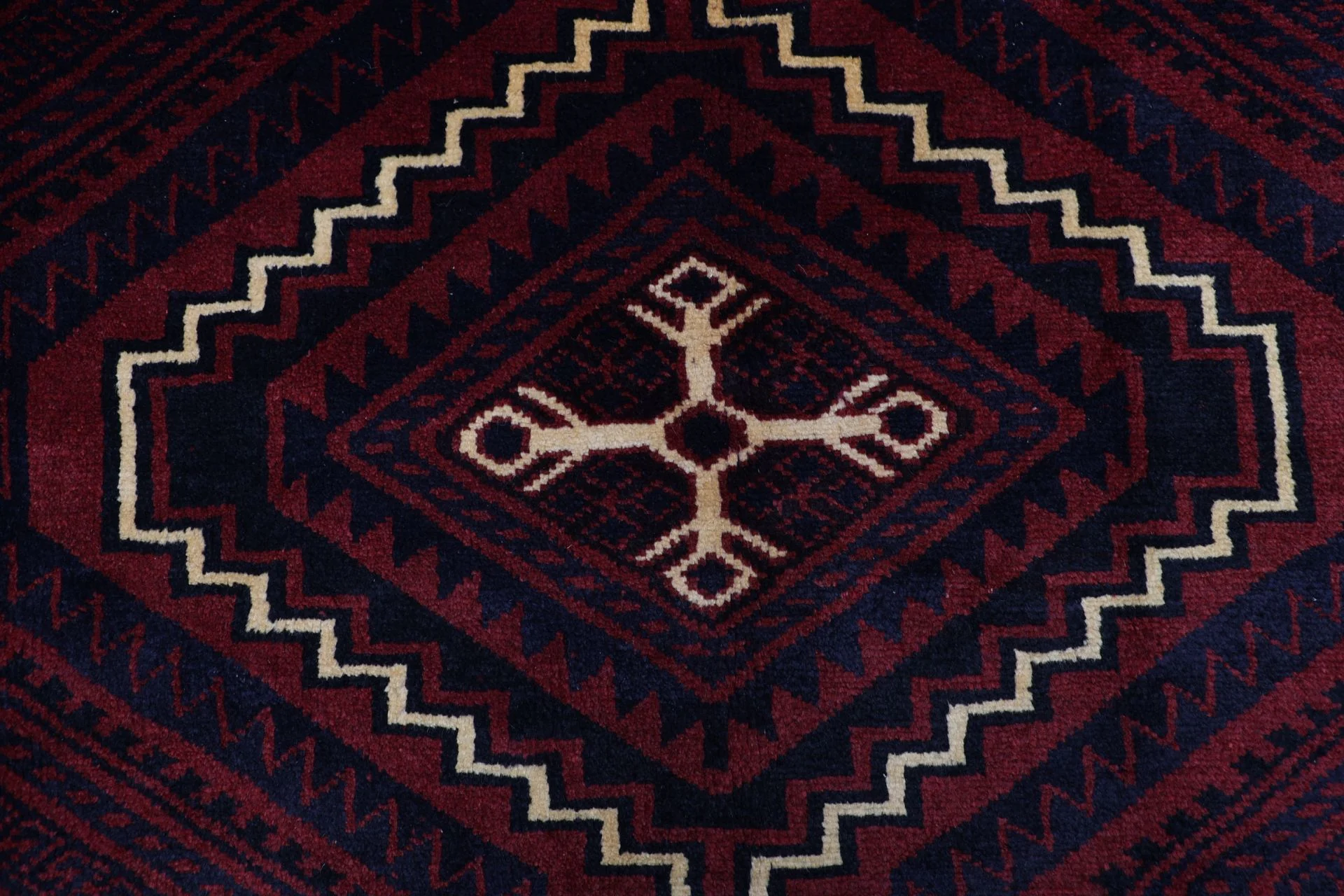 Wool Shiraz Persian Rug 177 × 265 cm, hand-knotted - Image 9