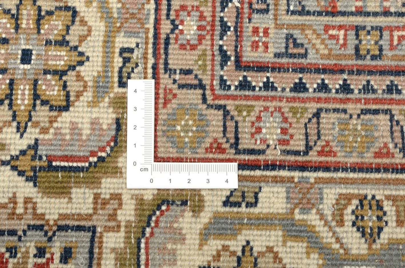 Tabriz Indian Rug 203 × 298 cm in Wool, hand-knotted - Image 3