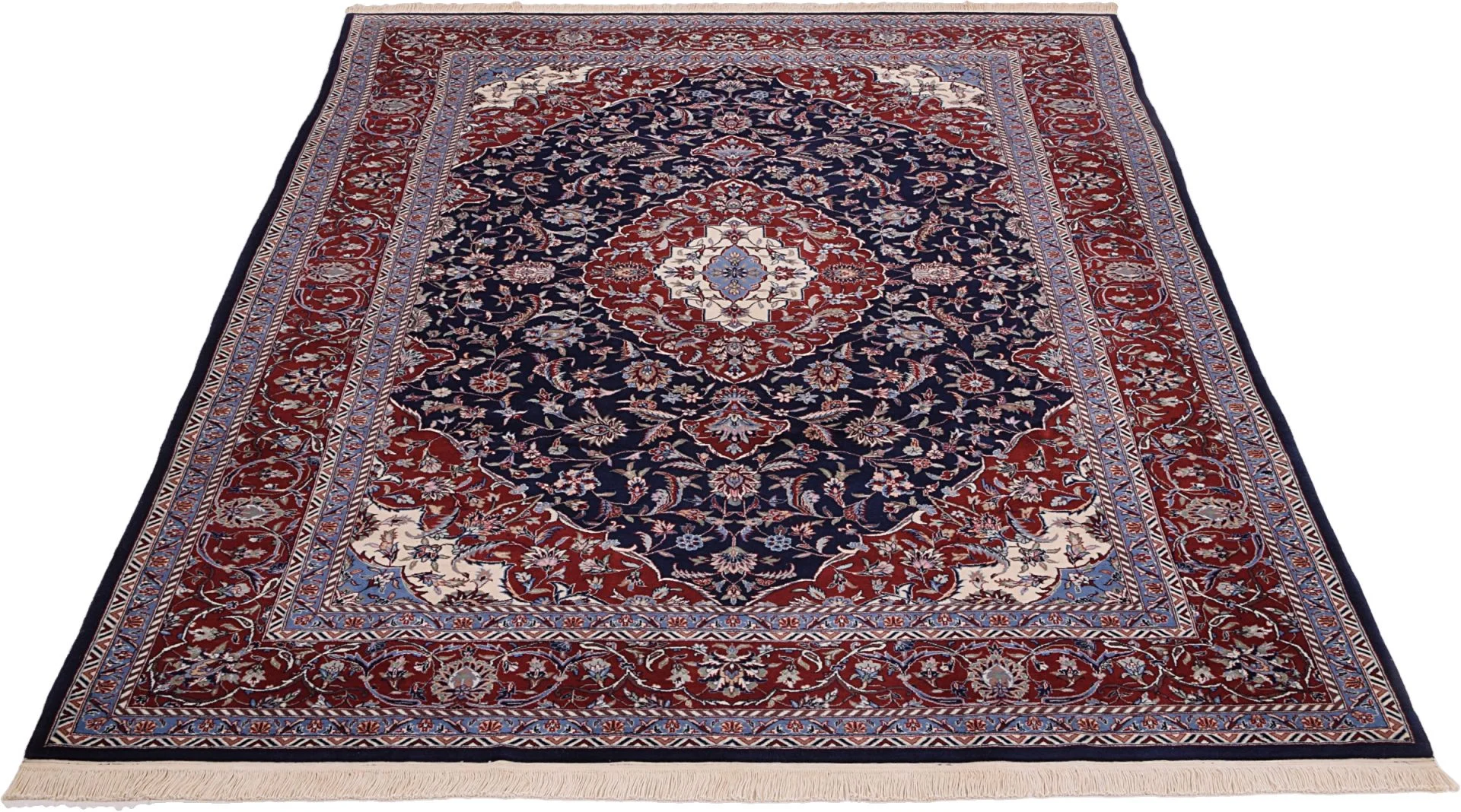 Isfahan Chinese Rug 185 × 278 cm in Wool, hand-knotted - Image 3