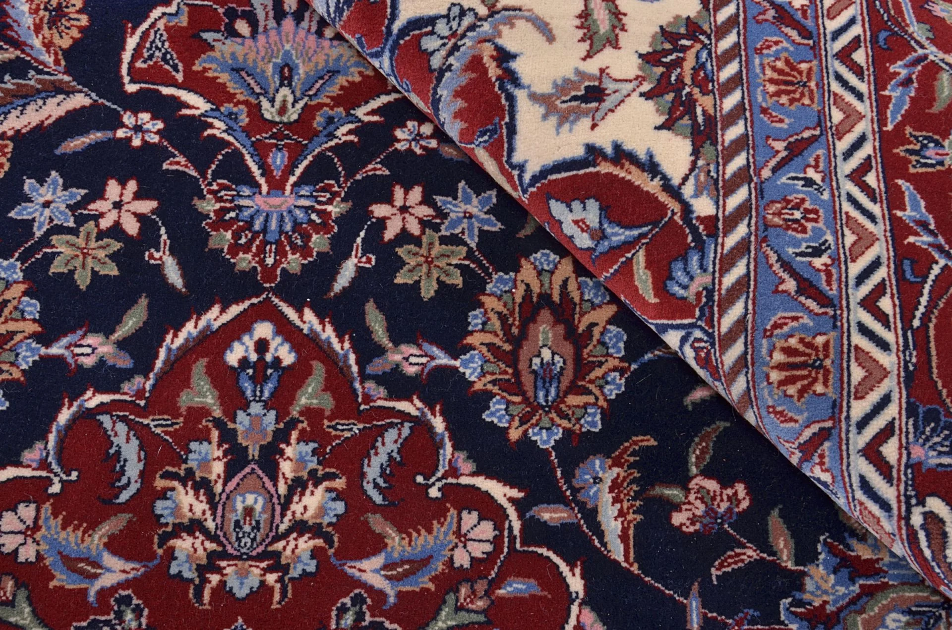 Isfahan Chinese Rug 185 × 278 cm in Wool, hand-knotted - Image 5