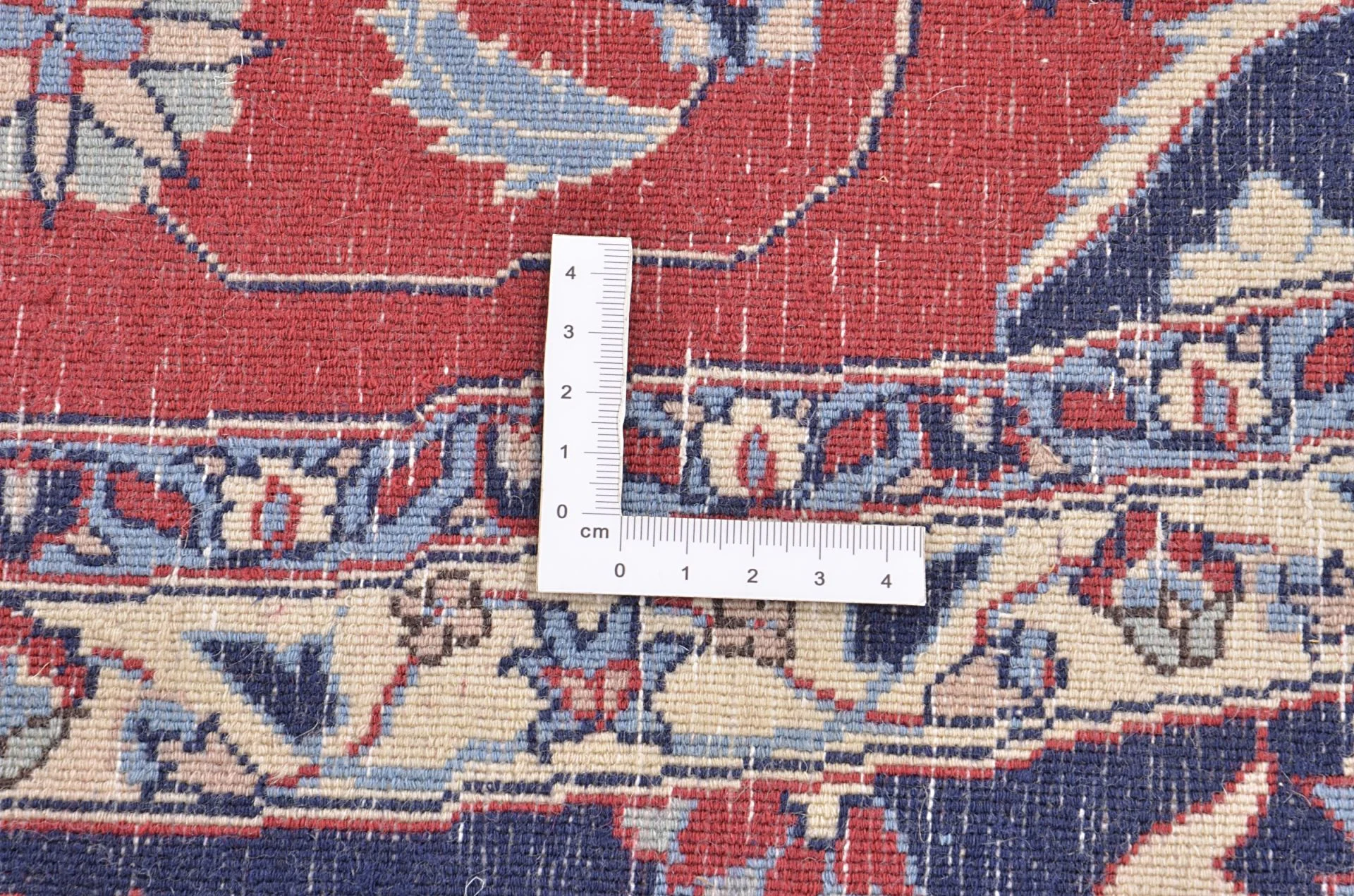 Isfahan Chinese Rug 200 × 200 cm in Wool, hand-knotted - Image 4