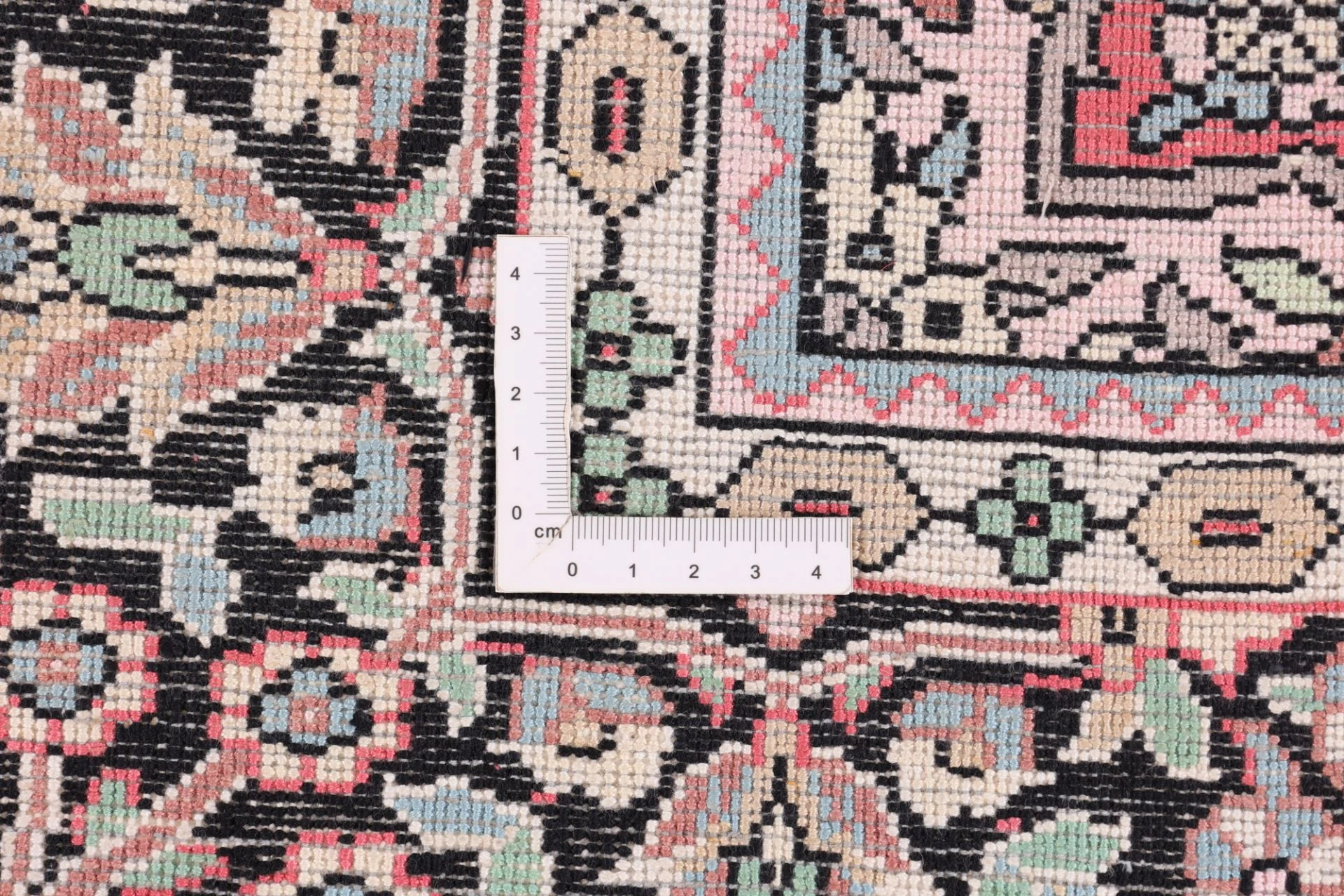 Indian Rug 182 × 123 cm in Wool, hand-knotted - Image 9