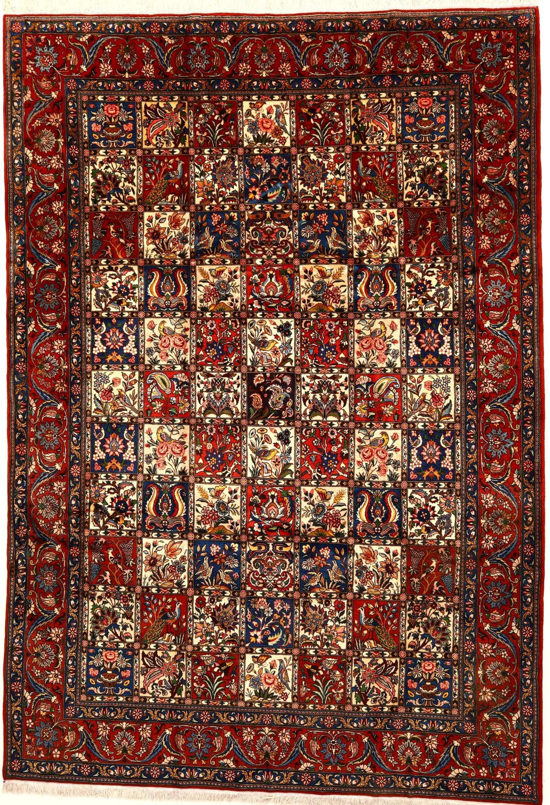 Wool Bakhtiari Persian Rug 370 × 253 cm, hand-knotted