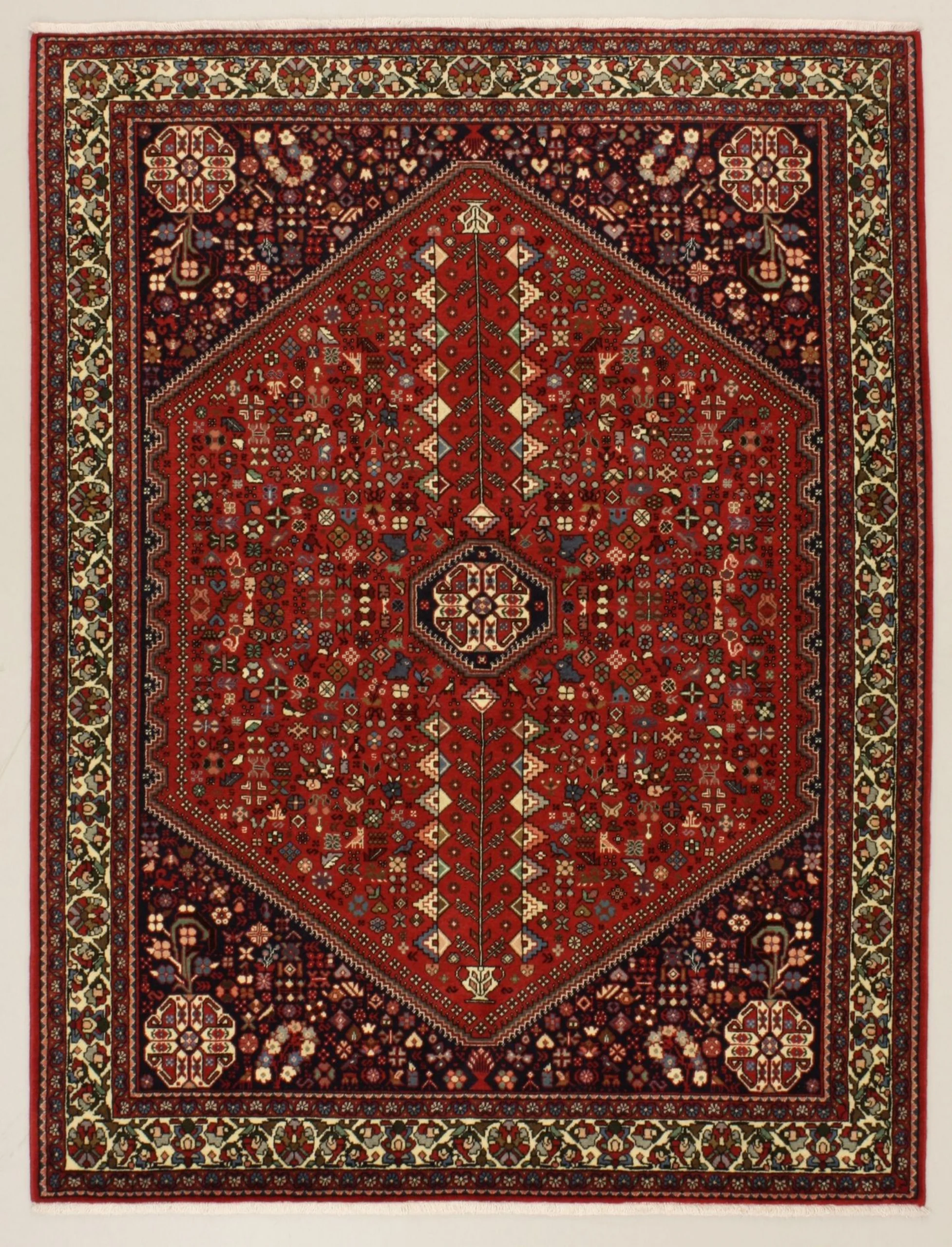Persian Rug 157 × 203 cm in Wool, hand-knotted