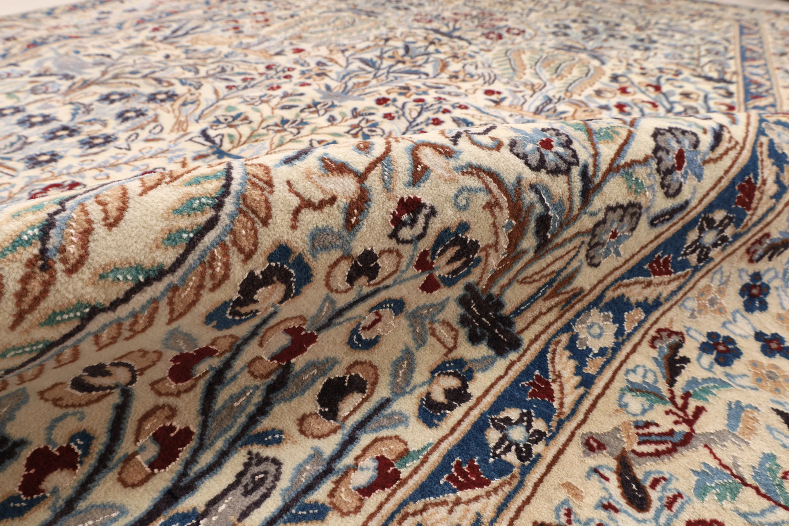 Hand-Knotted Nain Persian Rug, 196 × 128 cm, Wool - Image 6