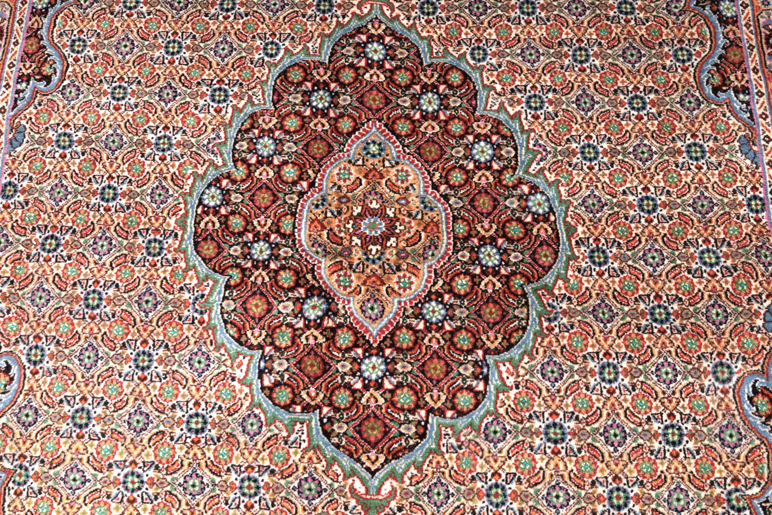 Hand-Knotted Moud Persian Rug, 192 × 152 cm, Wool & Silk - Image 8