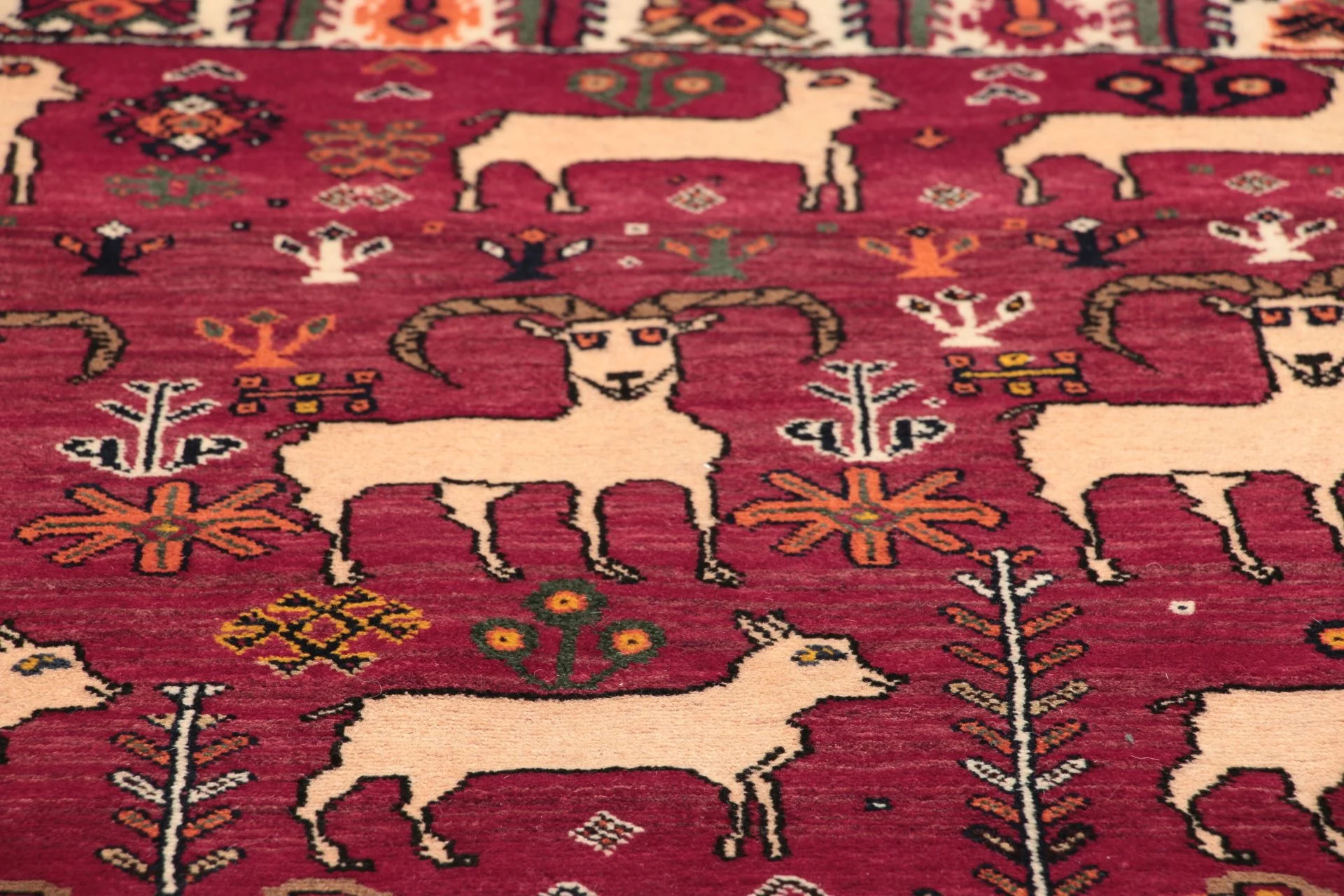 Qashqai Persian Rug 120 × 220 cm in Wool, hand-knotted - Image 4