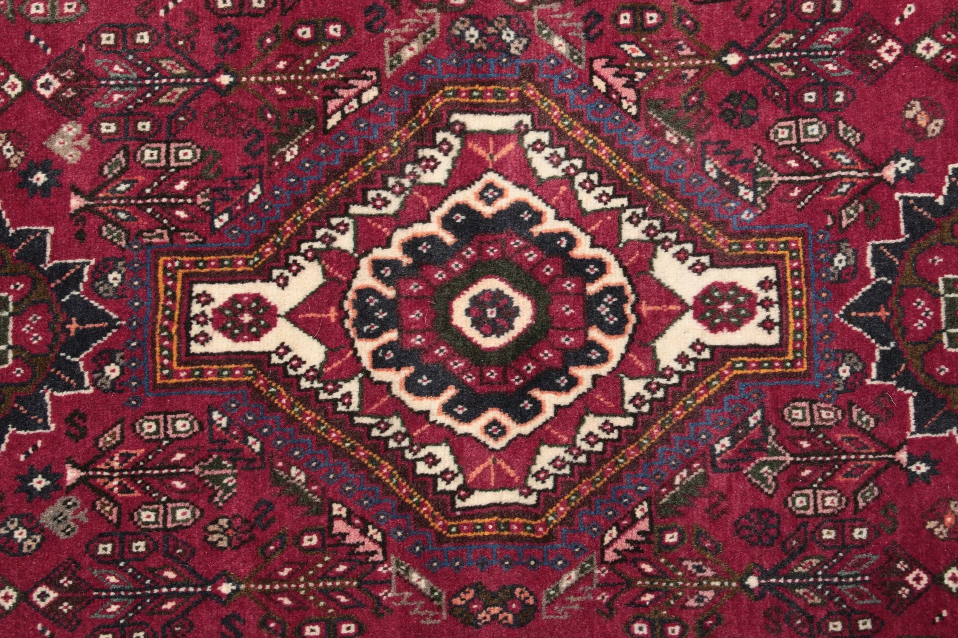 Hand-Knotted Qashqai Persian Rug, 145 × 223 cm, Wool - Image 3