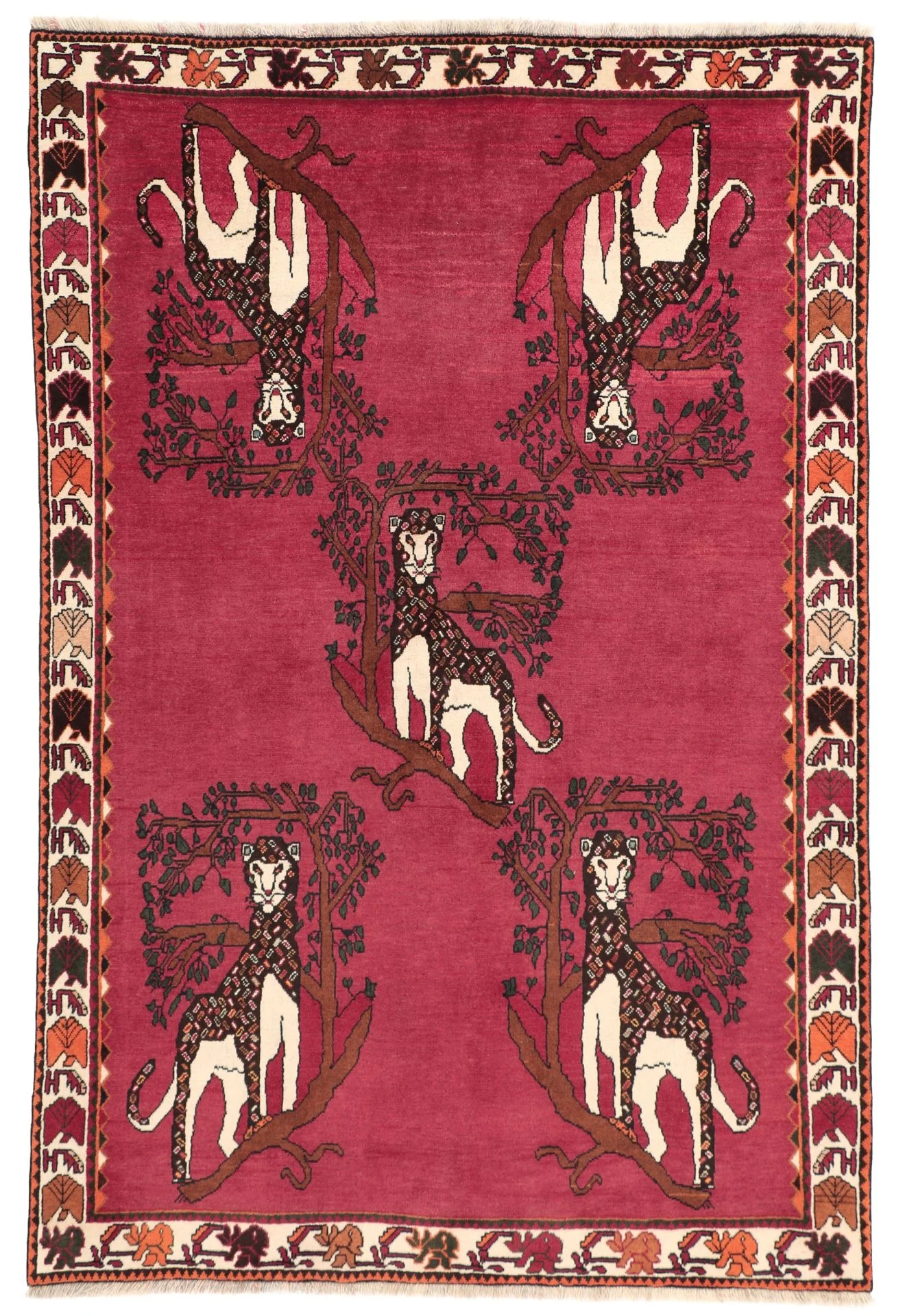Wool Qashqai Persian Rug 137 × 205 cm, hand-knotted