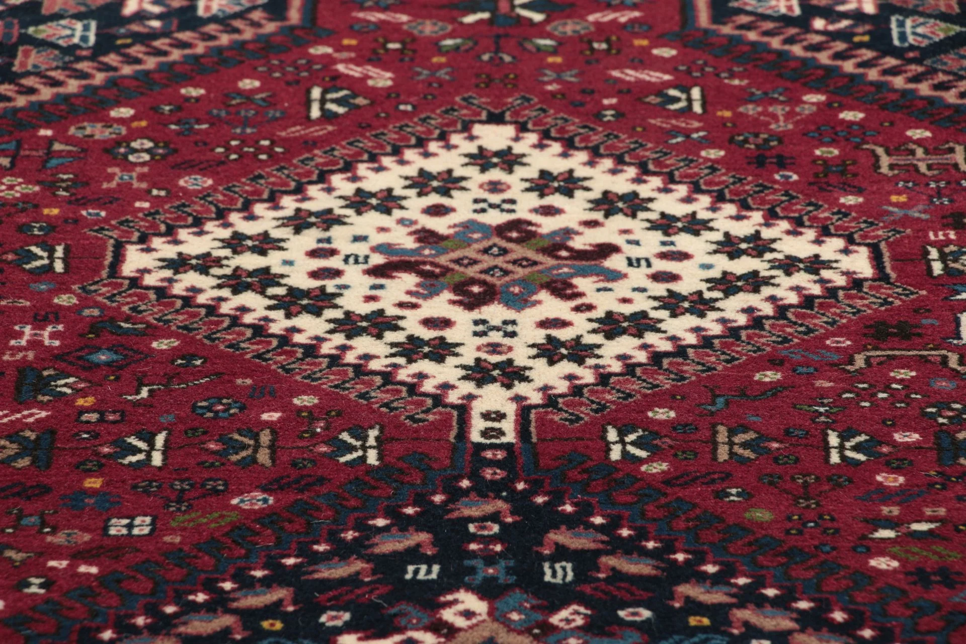 Wool Persian Rug 155 × 200 cm, hand-knotted - Image 3