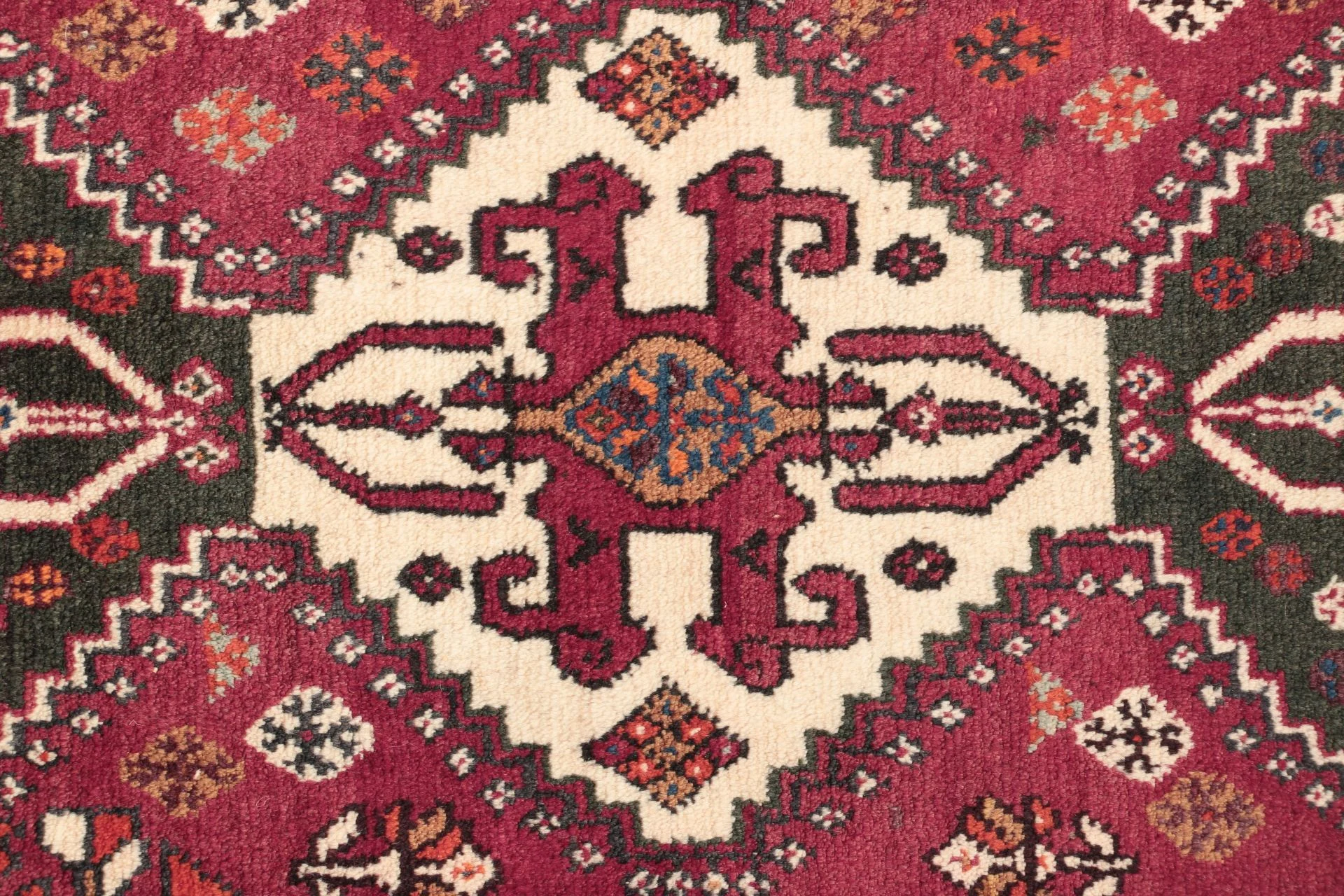 Qashqai Persian Rug 132 × 180 cm in Wool, hand-knotted - Image 3