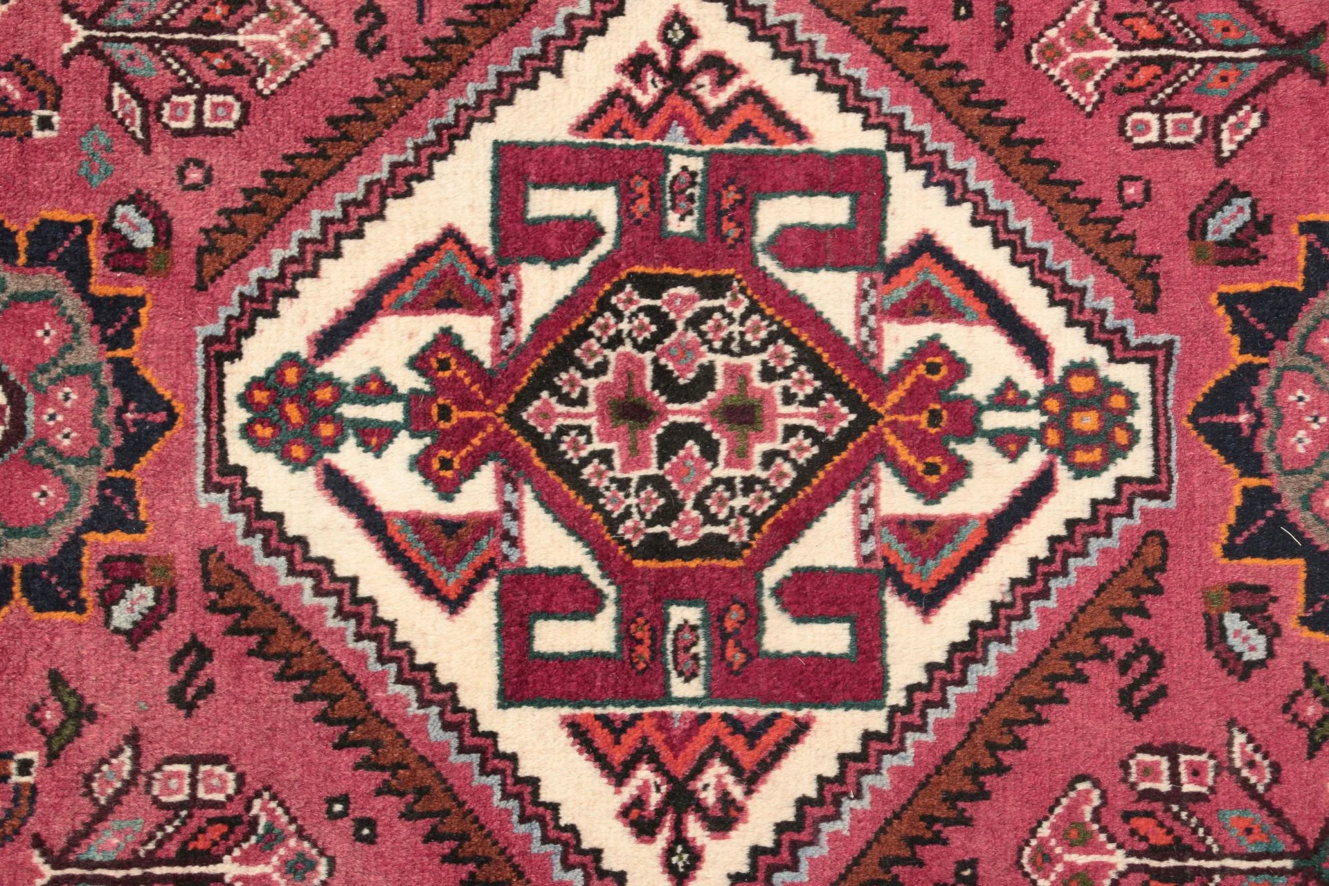 Hand-Knotted Qashqai Persian Rug, 118 × 177 cm, Wool - Image 3