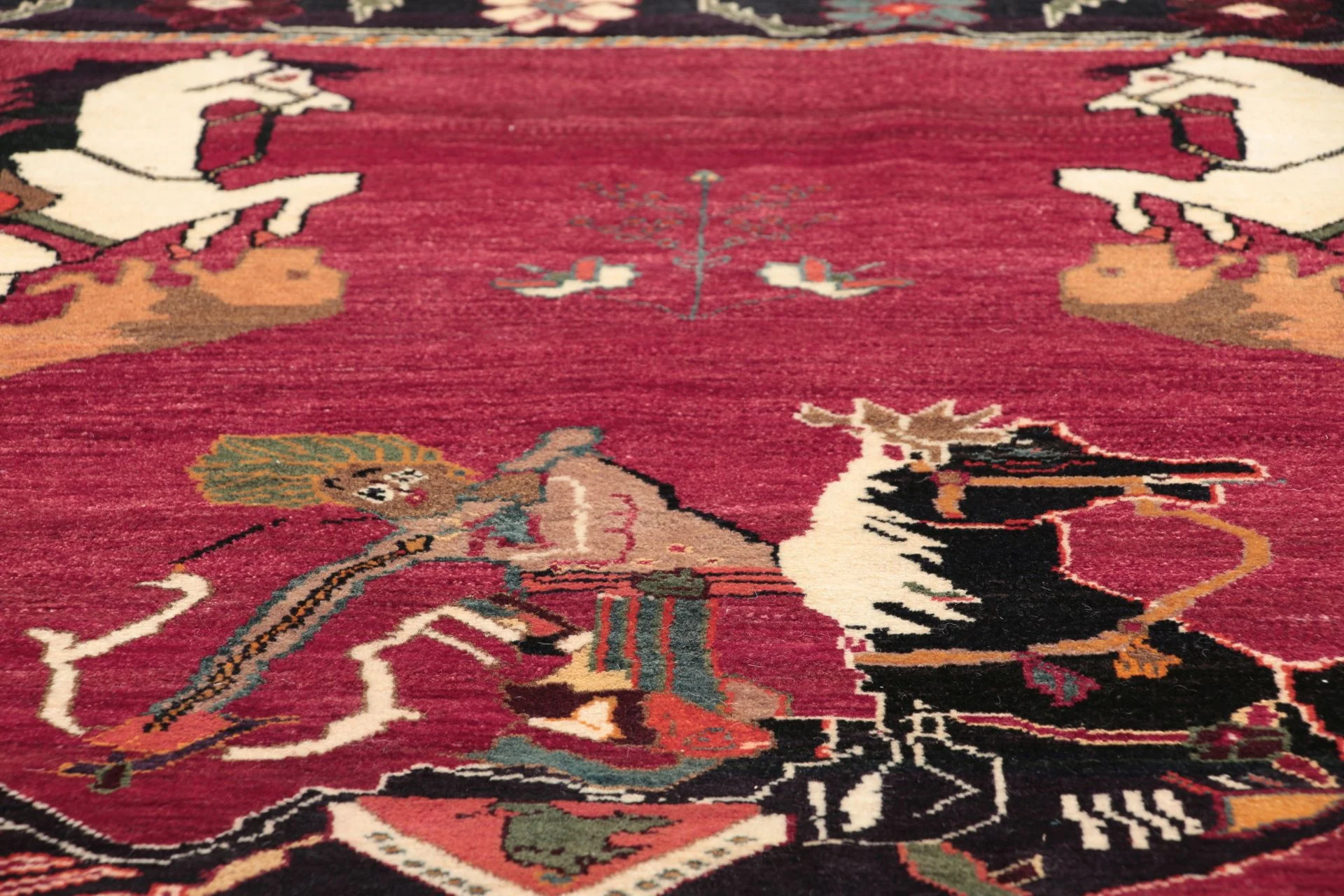 Wool Qashqai Persian Rug 142 × 205 cm, hand-knotted - Image 4