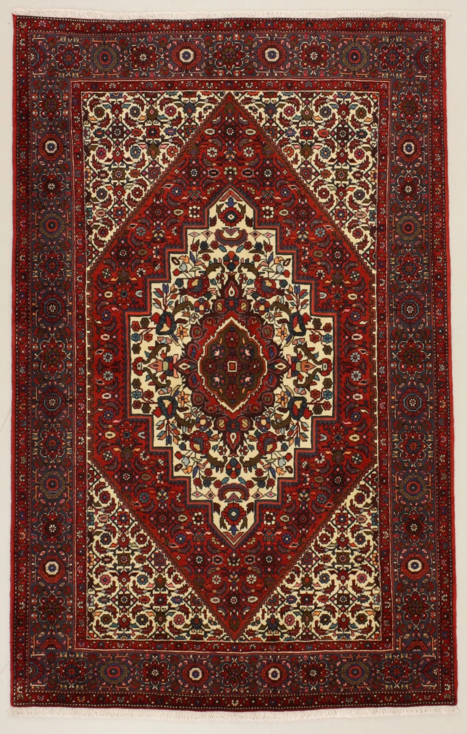 Persian Rug 128 × 202 cm in Wool, hand-knotted