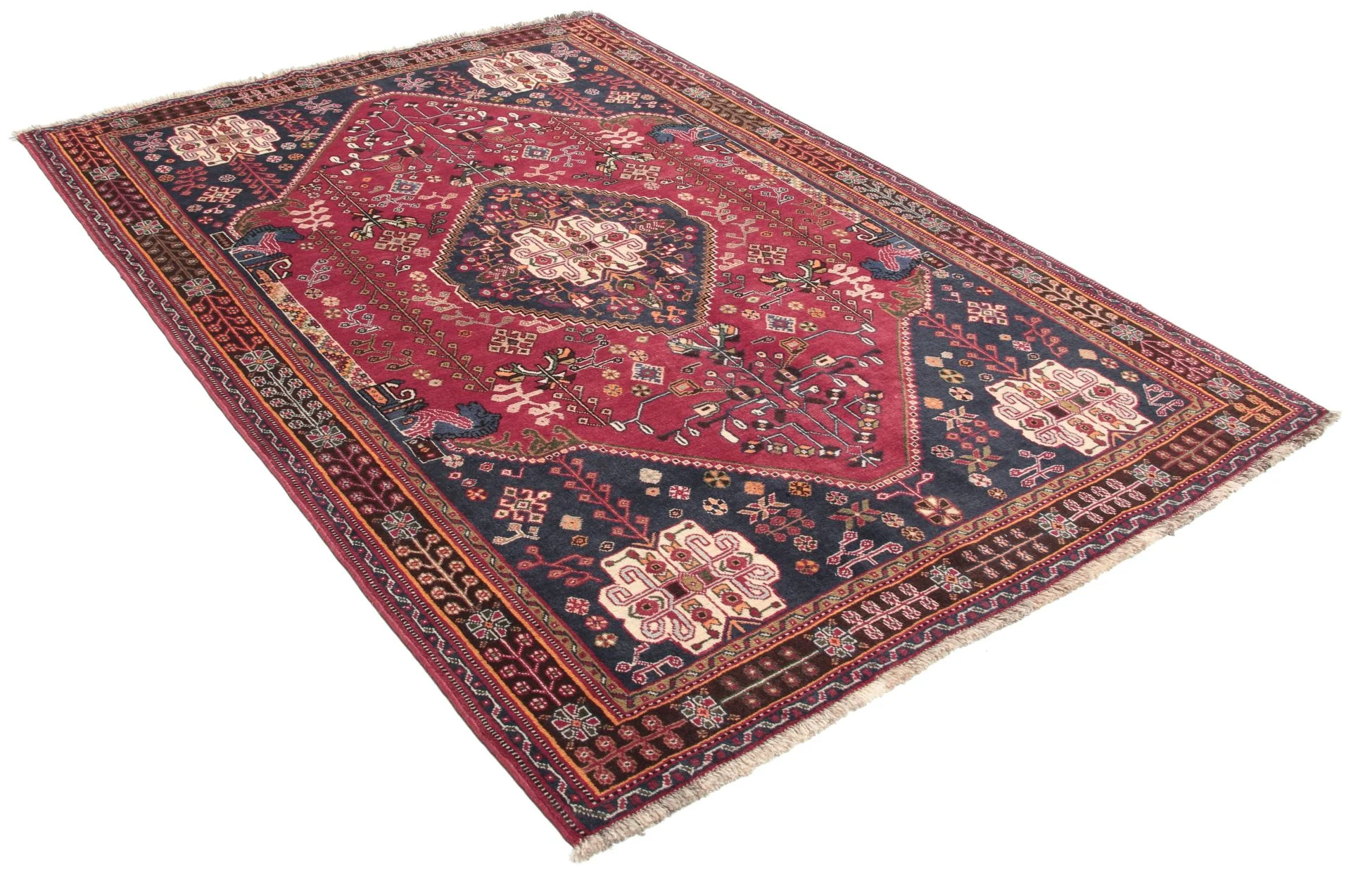 Alternative view of Qashqai Persian Rug 137 × 195 cm in Wool, hand-knotted