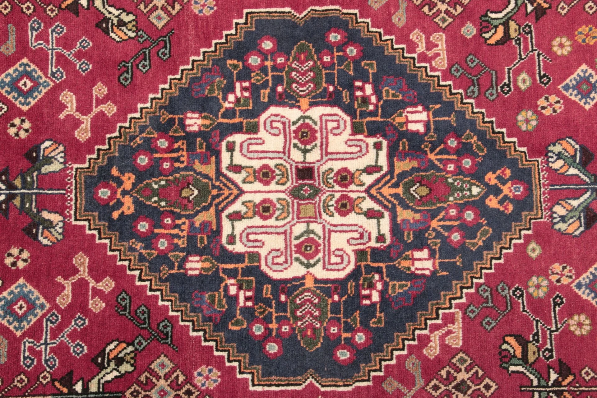 Qashqai Persian Rug 137 × 195 cm in Wool, hand-knotted - Image 3