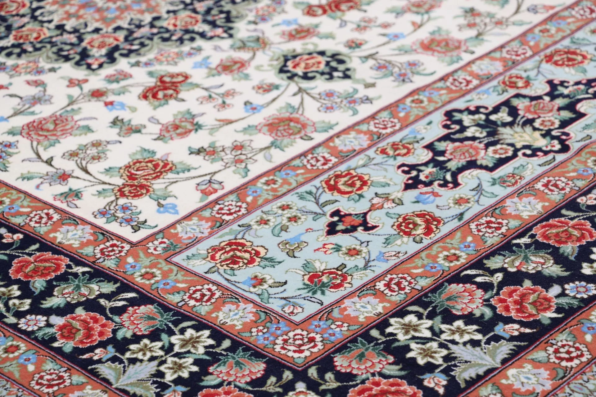 Qom Persian Rug 152 × 232 cm in Wool, hand-knotted - Image 5