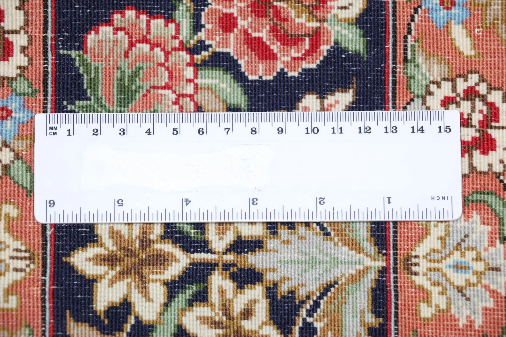 Qom Persian Rug 152 × 232 cm in Wool, hand-knotted - Image 11