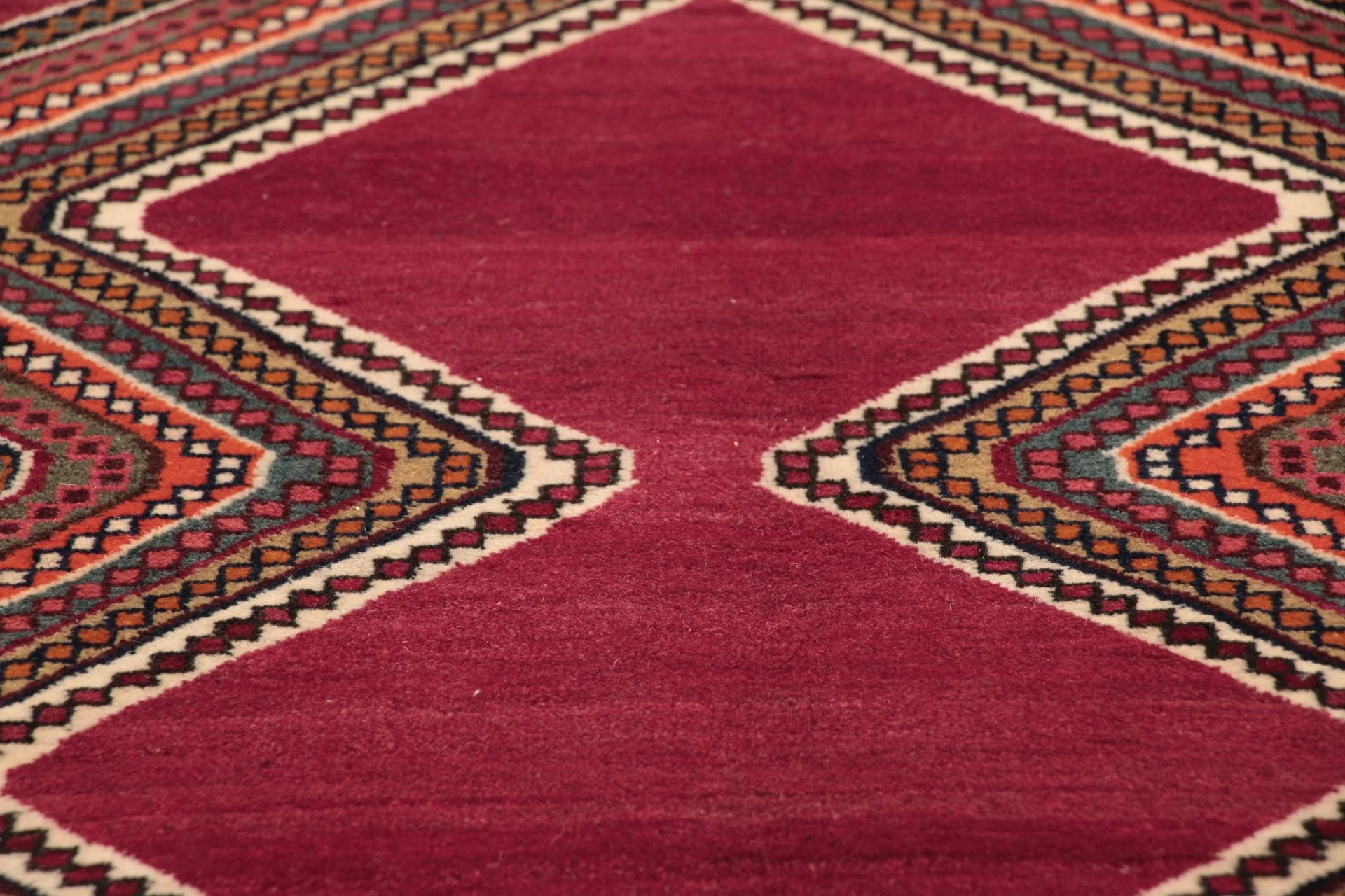 Wool Qashqai Persian Rug 123 × 194 cm, hand-knotted - Image 4