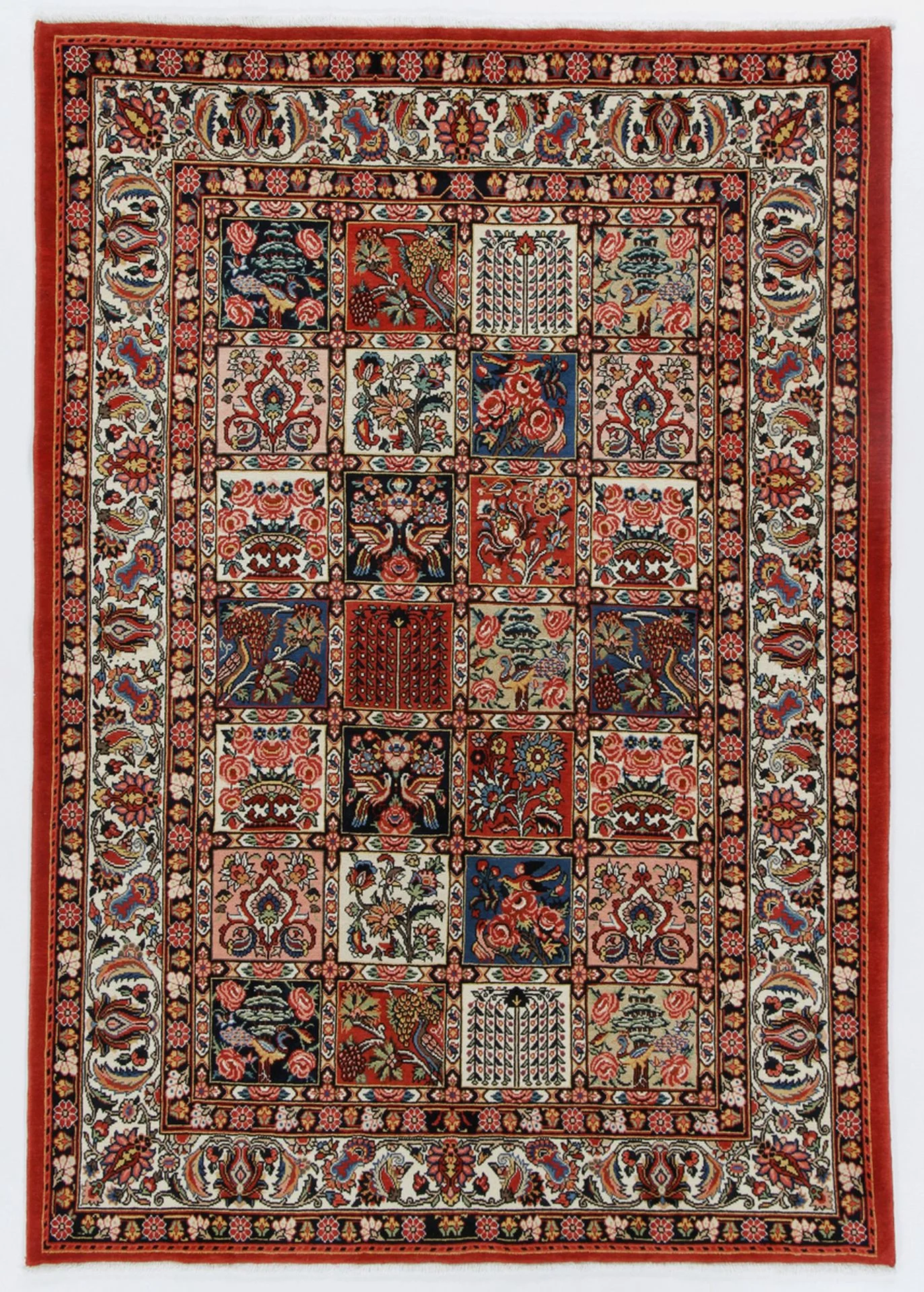 Hand-Knotted Bakhtiari Persian Rug, 150 × 217 cm, Wool