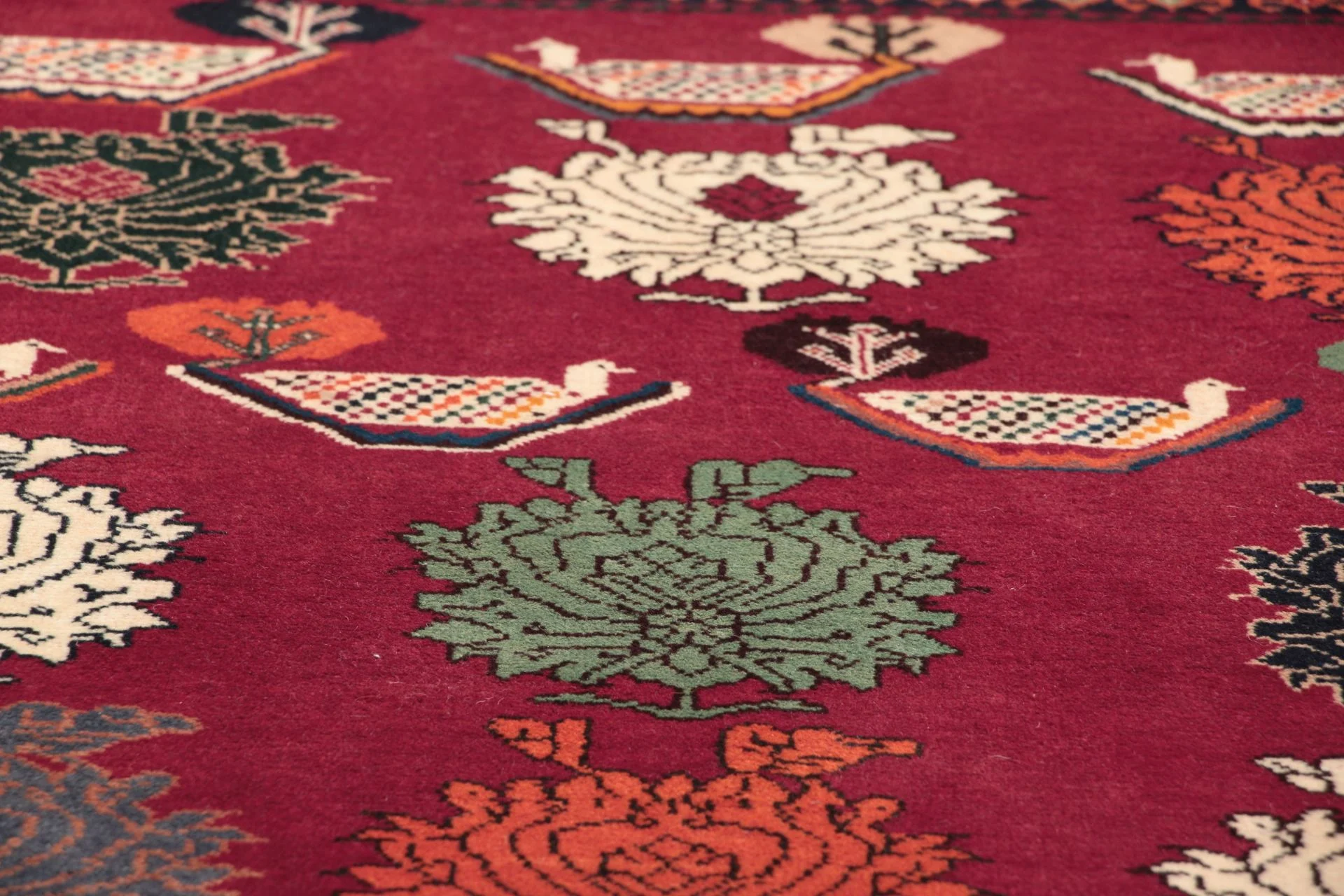 Hand-Knotted Qashqai Persian Rug, 126 × 190 cm, Wool - Image 4