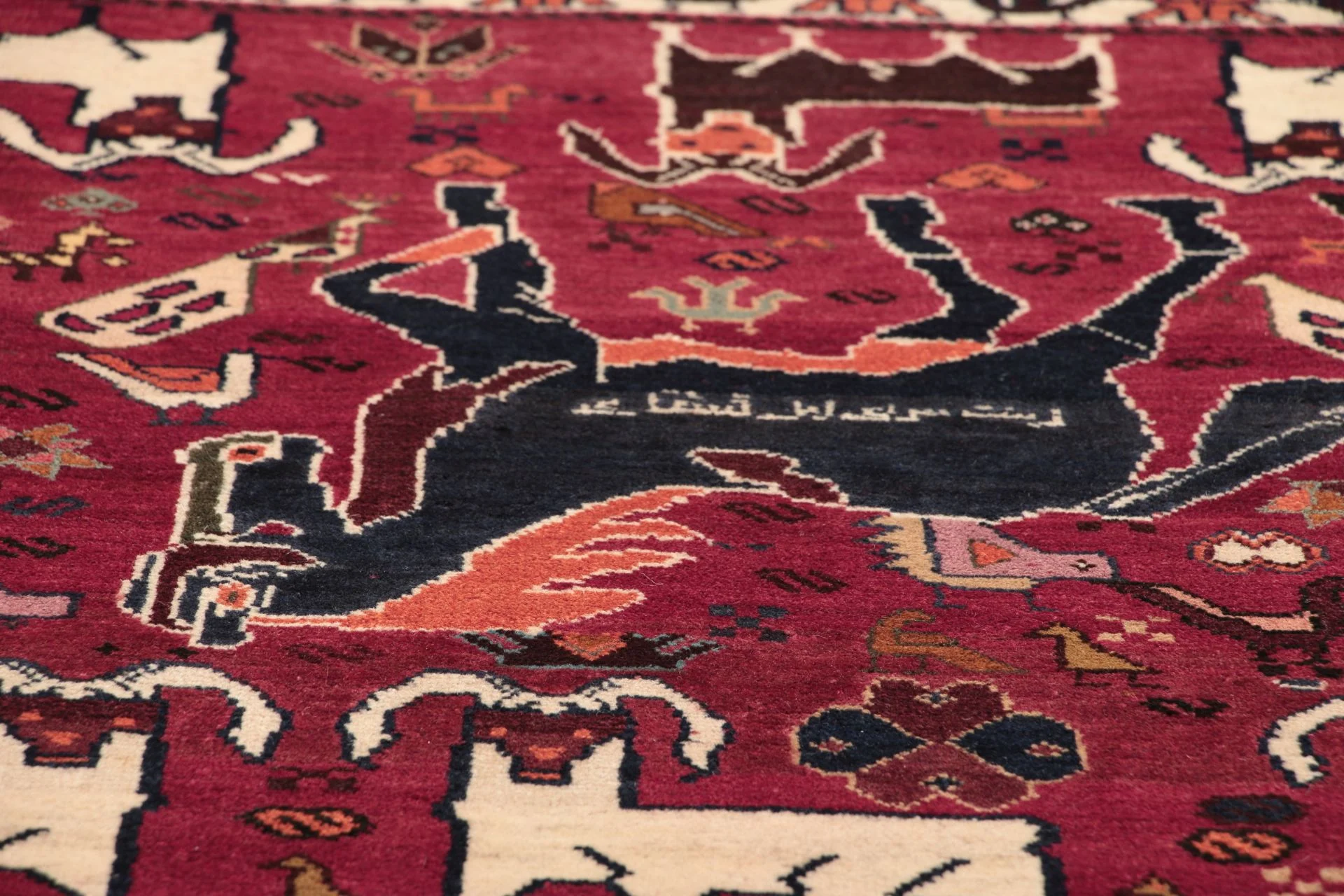 Qashqai Persian Rug 122 × 203 cm in Wool, hand-knotted - Image 4