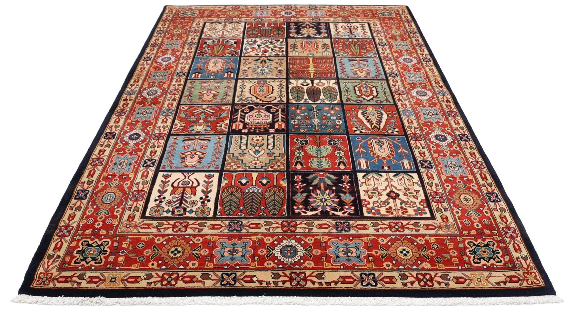 Alternative view of Wool Bakhtiari Persian Rug 153 × 248 cm, hand-knotted