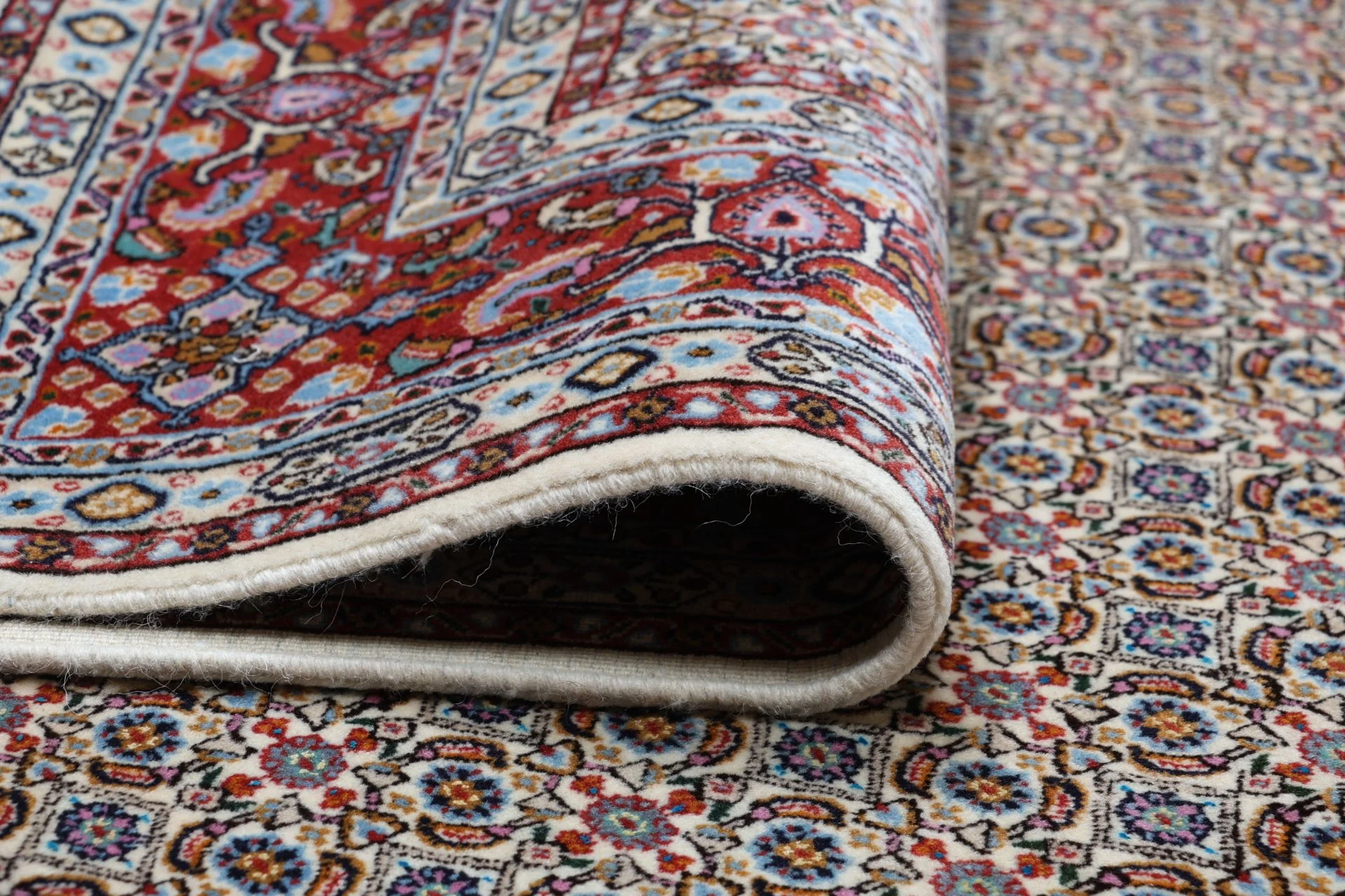 Moud Persian Rug 160 × 235 cm in Wool, hand-knotted - Image 10