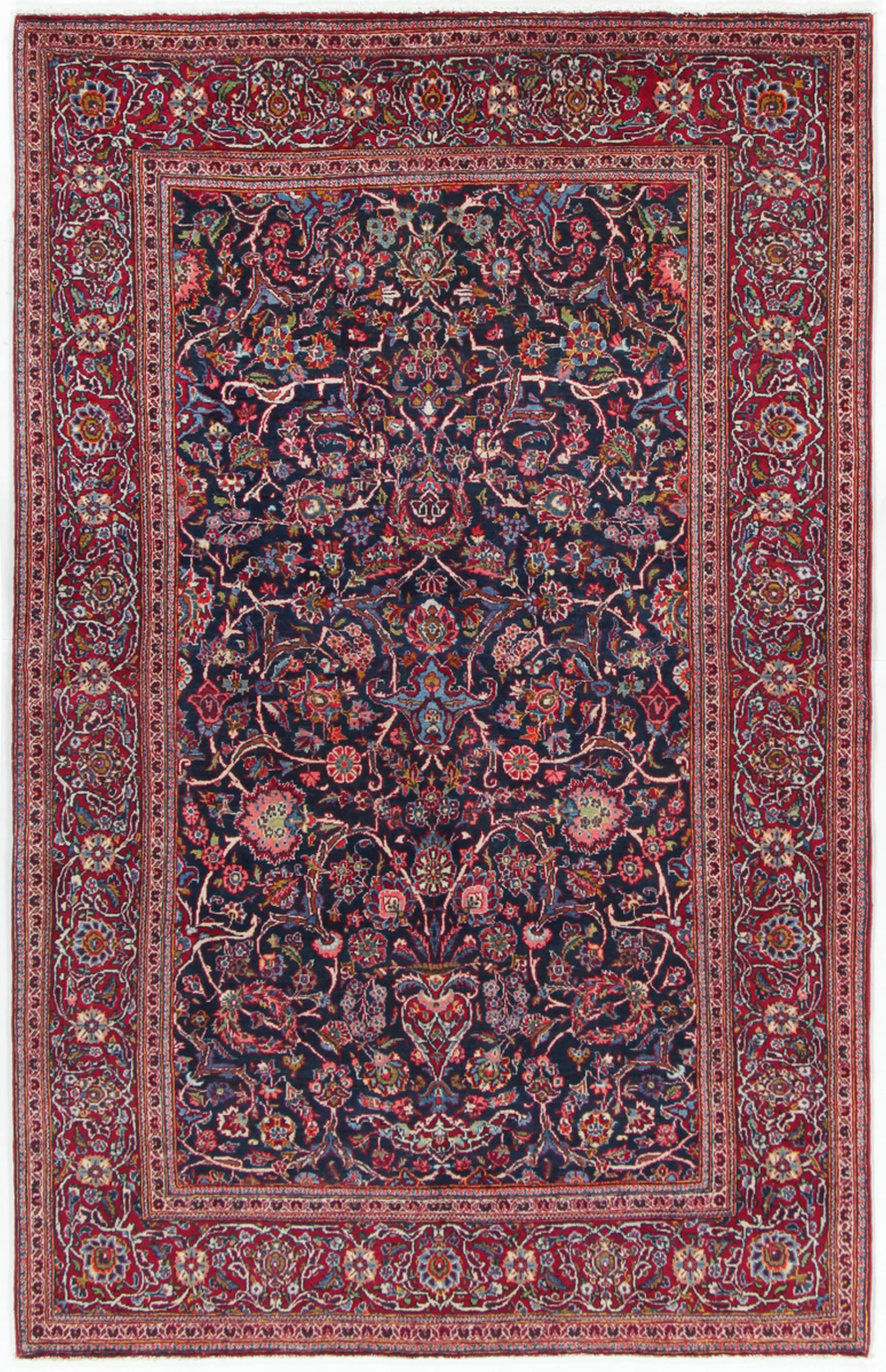 Wool Kashan Persian Rug 136 × 210 cm, hand-knotted
