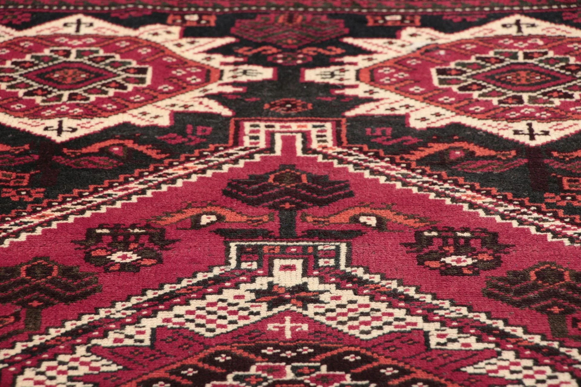 Qashqai Persian Rug 116 × 180 cm in Wool, hand-knotted - Image 4