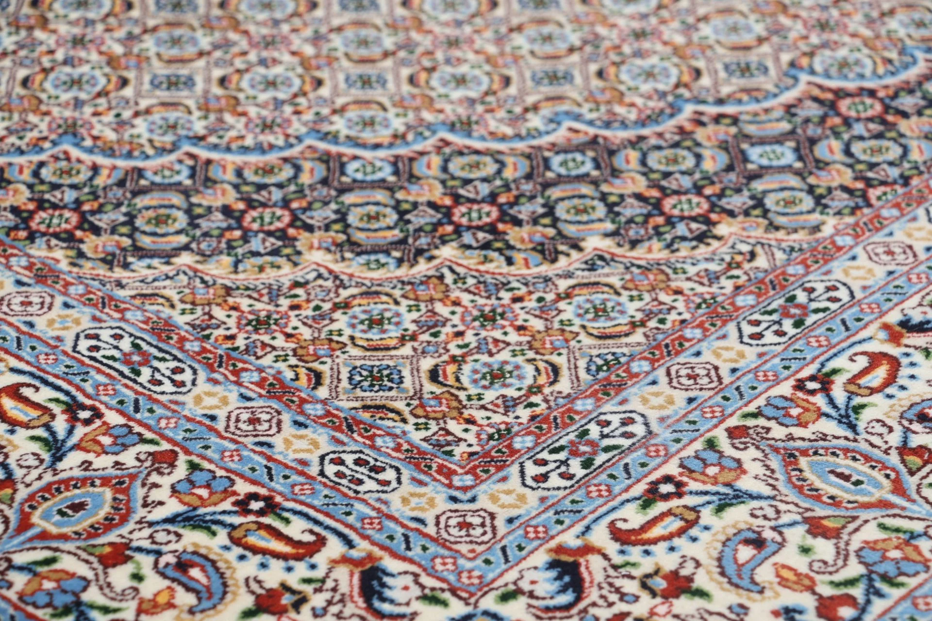 Hand-Knotted Moud Persian Rug, 165 × 235 cm, Wool - Image 5