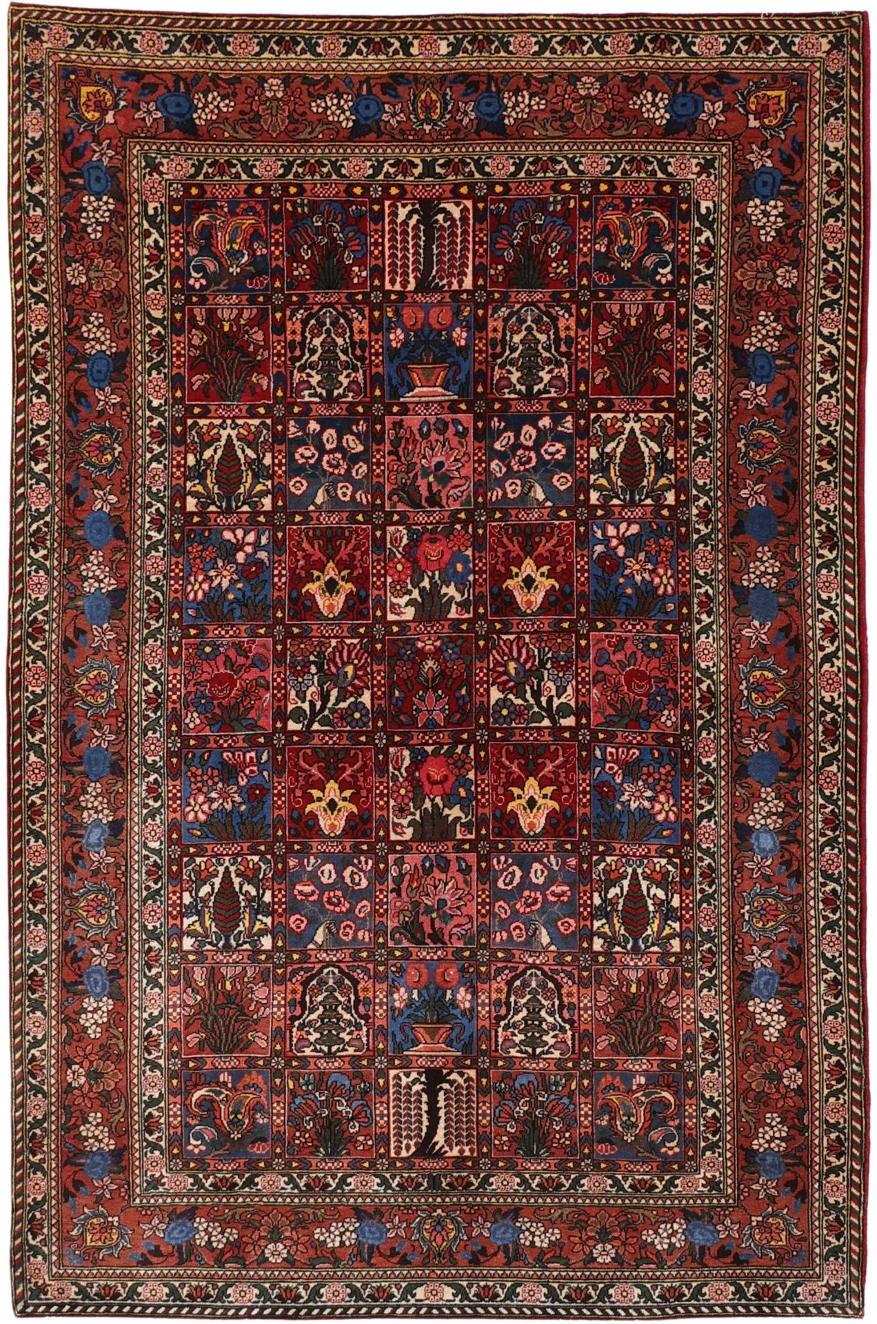 Wool Bakhtiari Persian Rug 162 × 242 cm, hand-knotted