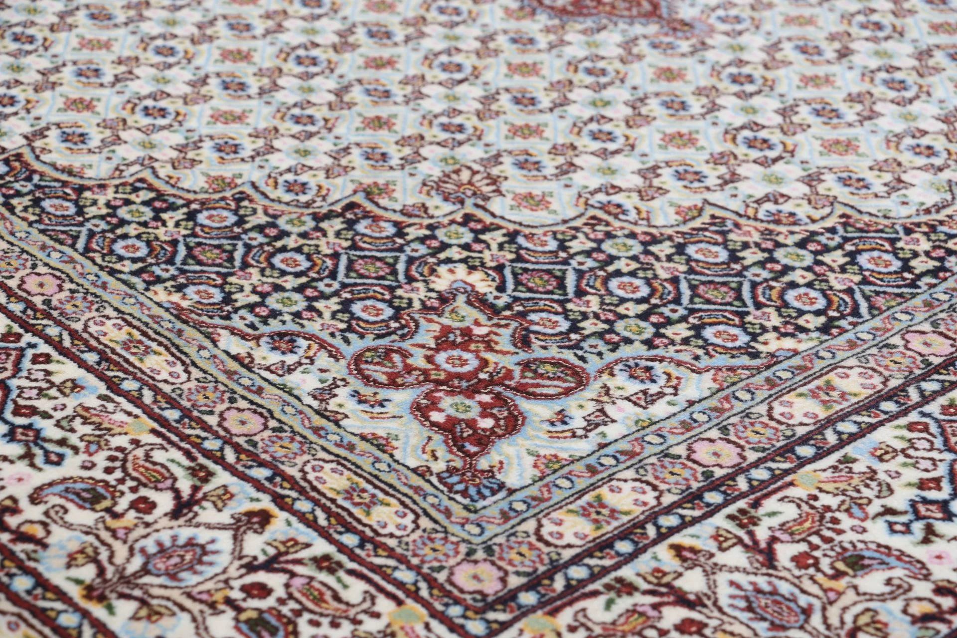 Hand-Knotted Moud Persian Rug, 163 × 243 cm, Wool - Image 5