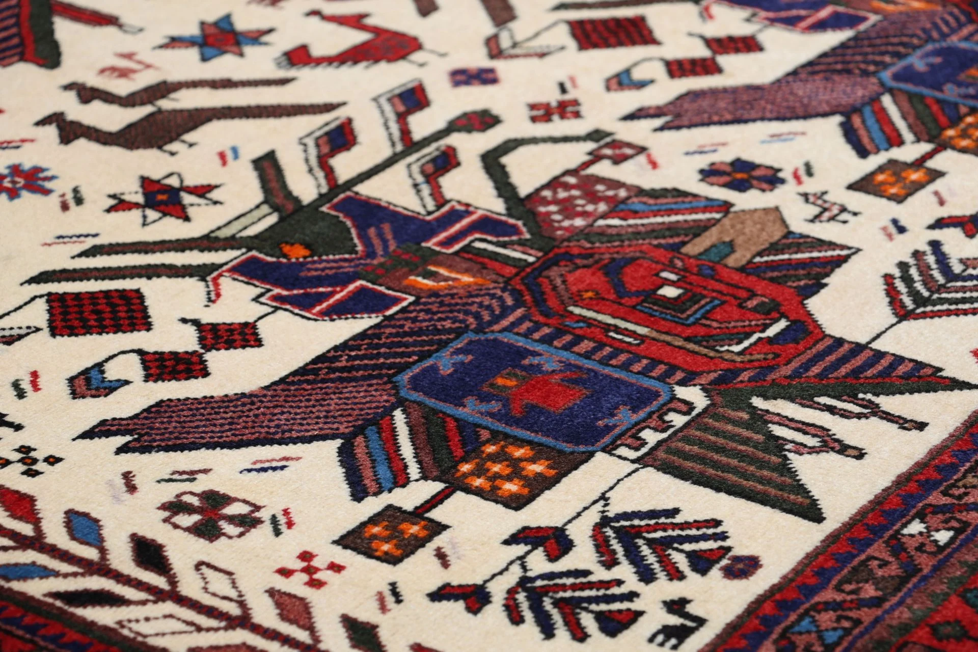 Hand-Knotted Persian Rug, 162 × 237 cm, Wool - Image 5