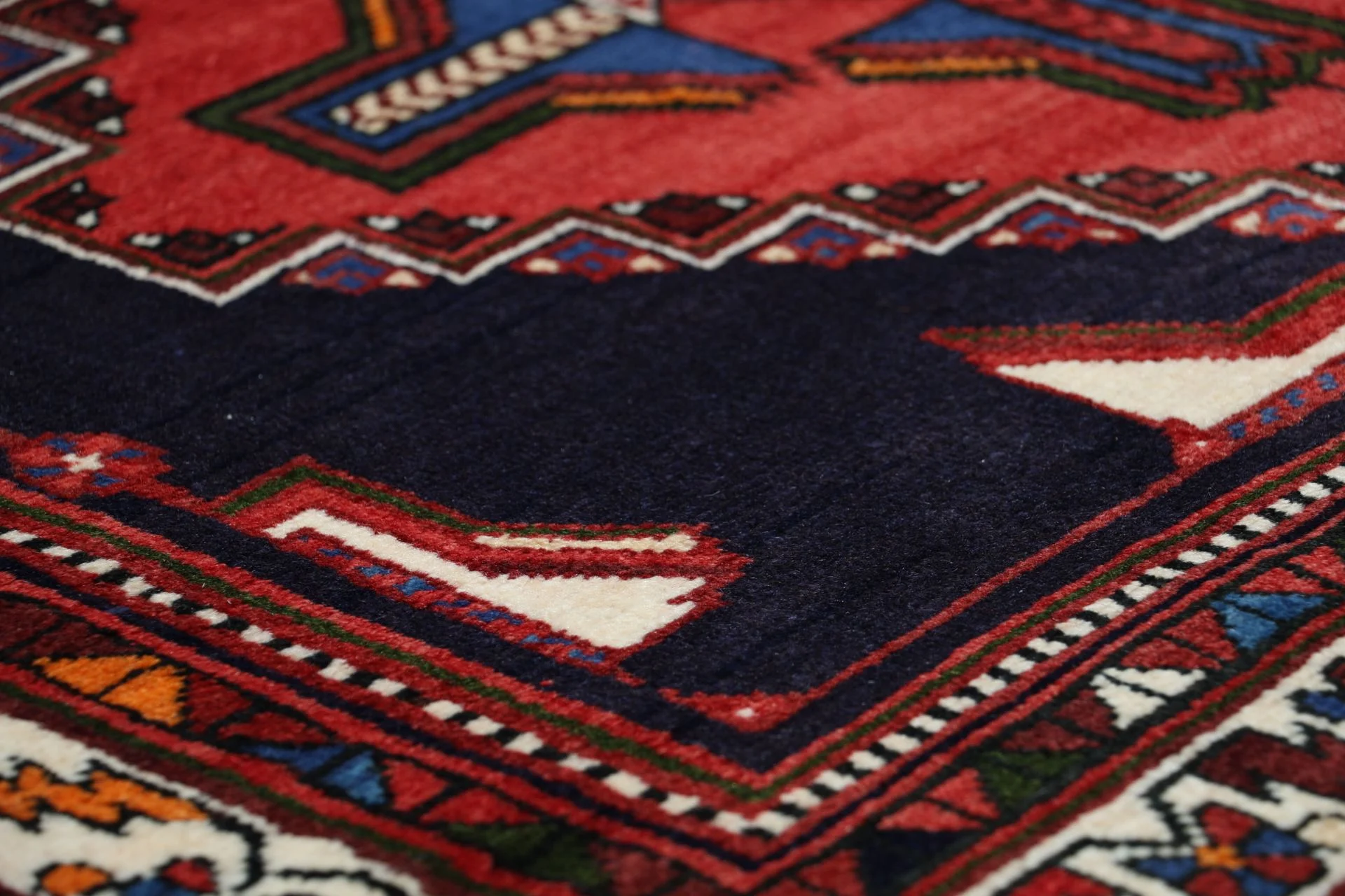 Persian Rug 168 × 222 cm in Wool, hand-knotted - Image 5