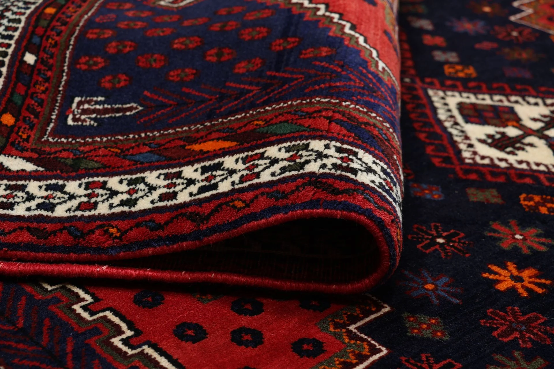 Wool Persian Rug 163 × 230 cm, hand-knotted - Image 10