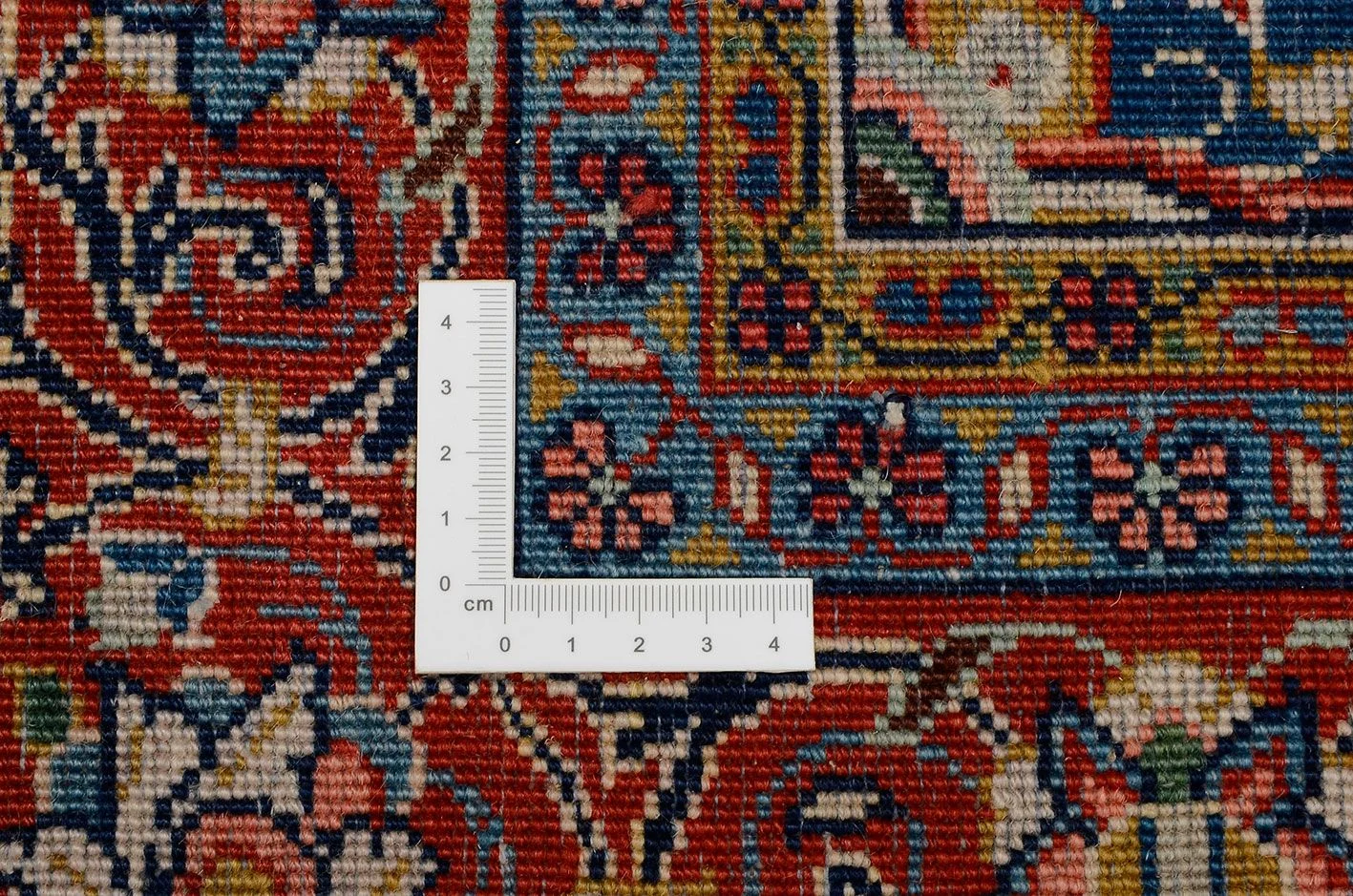 Hand-Knotted Sarouk Persian Rug, 135 × 208 cm, Wool - Image 3