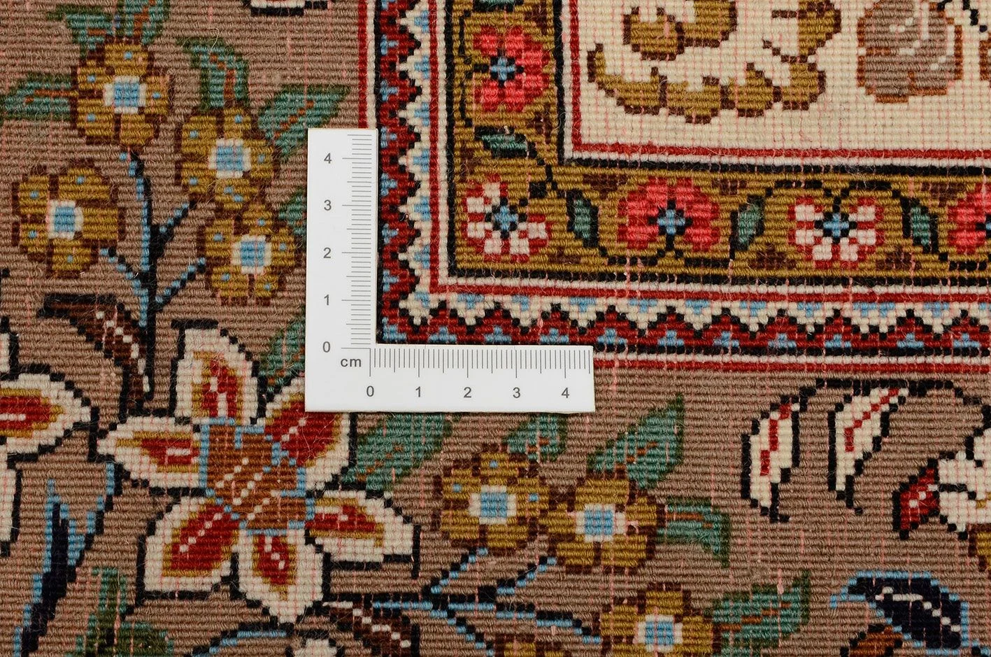 Hand-Knotted Qom Persian Rug, 142 × 212 cm, Wool - Image 3