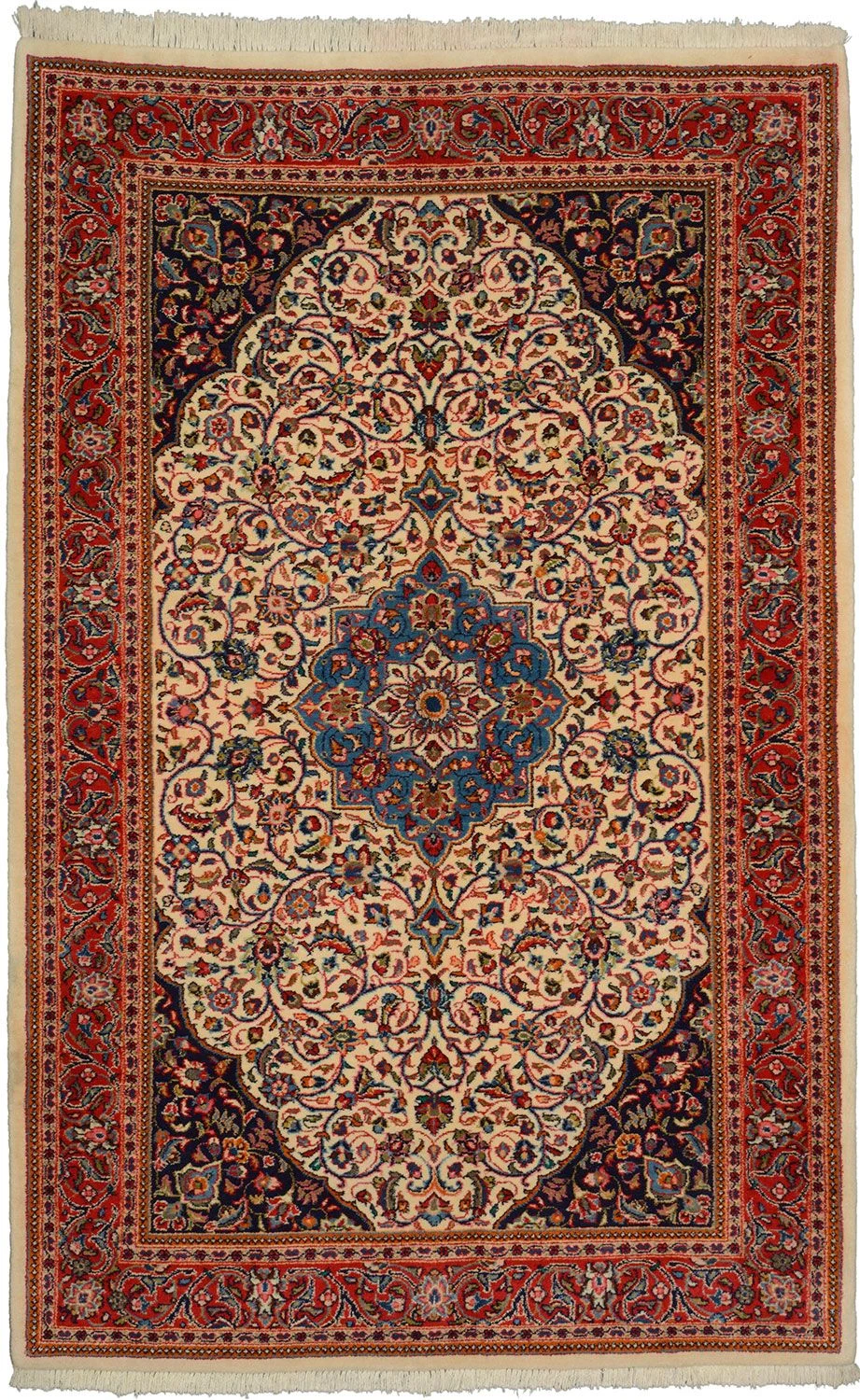 Sarouk Persian Rug 138 × 215 cm in Wool, hand-knotted